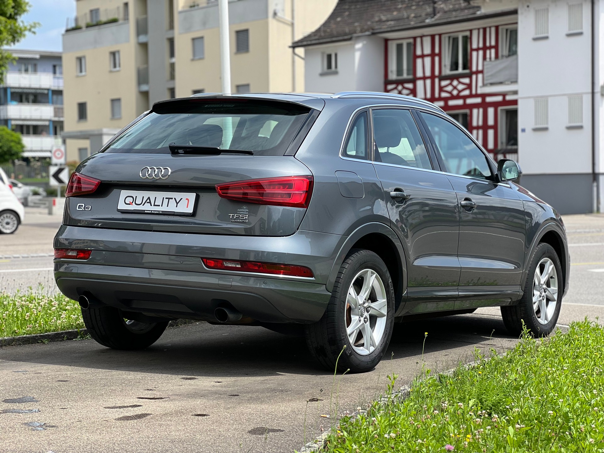 AUDI Q3 2.0 TFSI sport quattro S-tronic-image-5