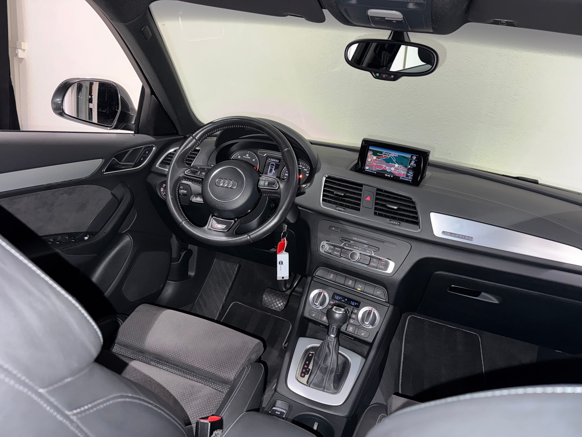 AUDI Q3 2.0 TDI quattro S-tronic | CH |-image-13