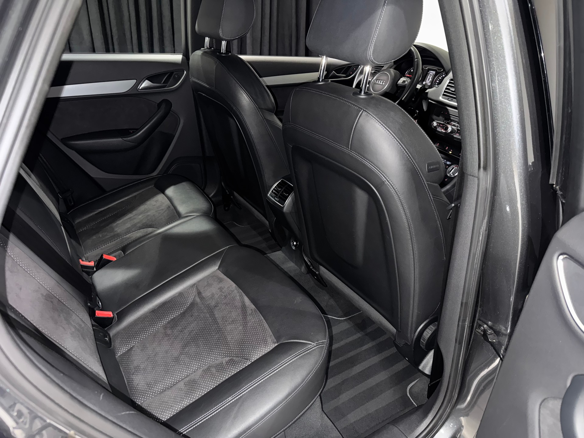 AUDI Q3 2.0 TDI quattro S-tronic | CH |-image-14