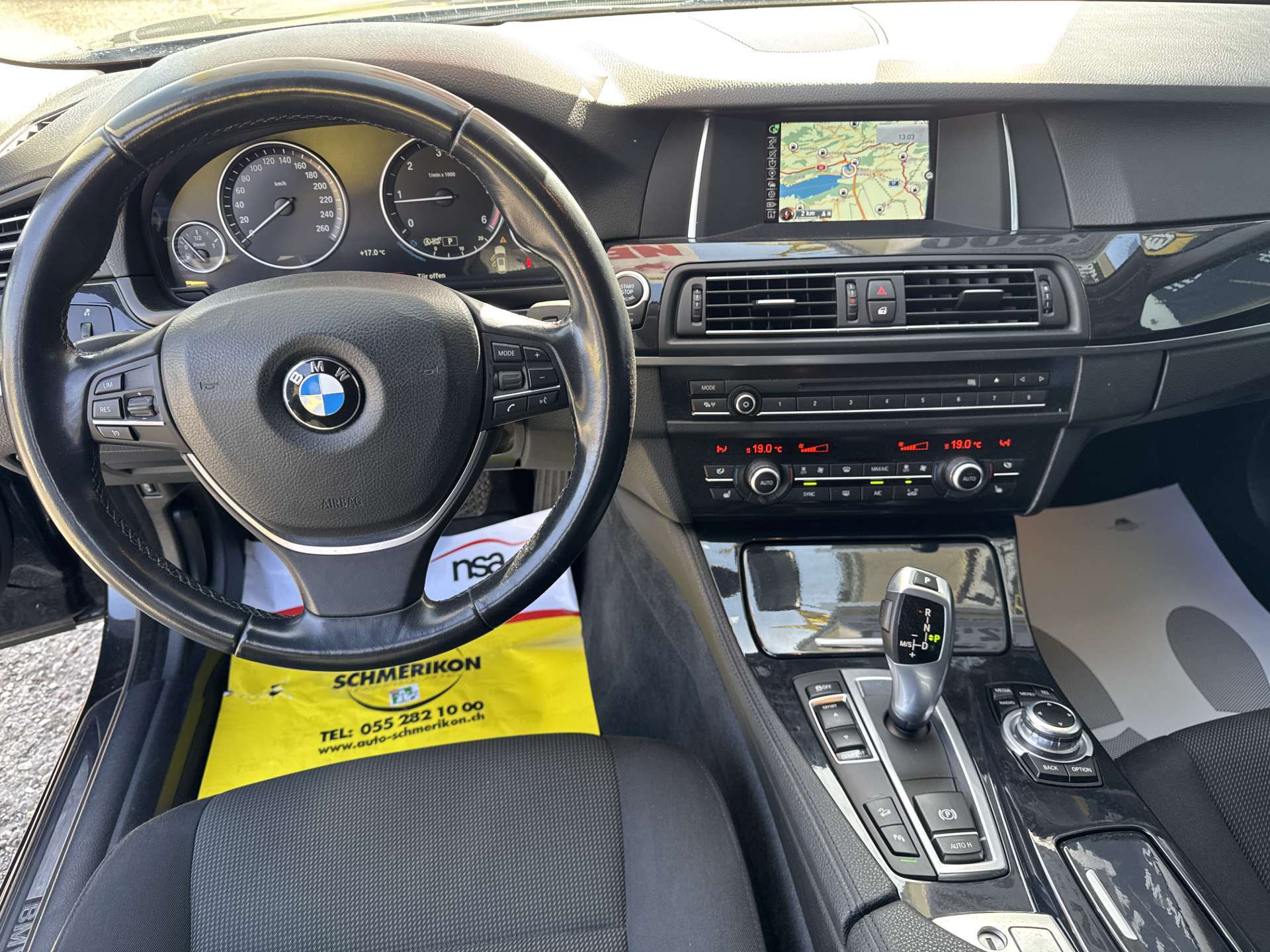 BMW 525d Touring xDrive 218PS Steptronic-Automat EXPORT-image-12