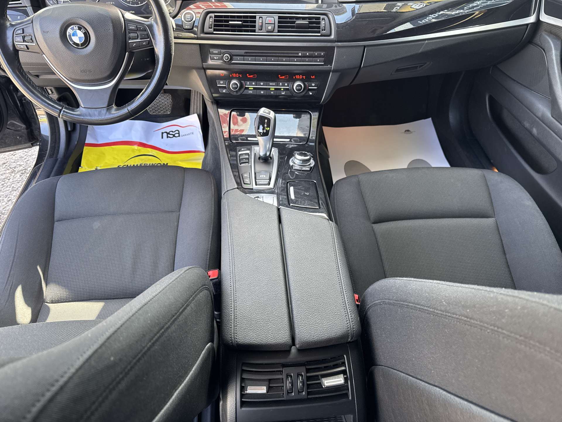 BMW 525d Touring xDrive 218PS Steptronic-Automat EXPORT-image-13