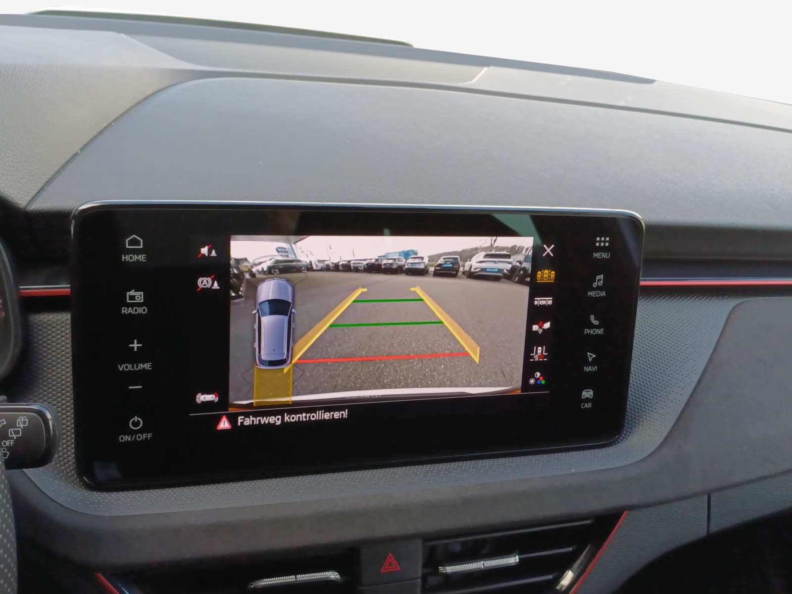 SKODA Kamiq 1.0 TSI Dynamic DSG-image-15