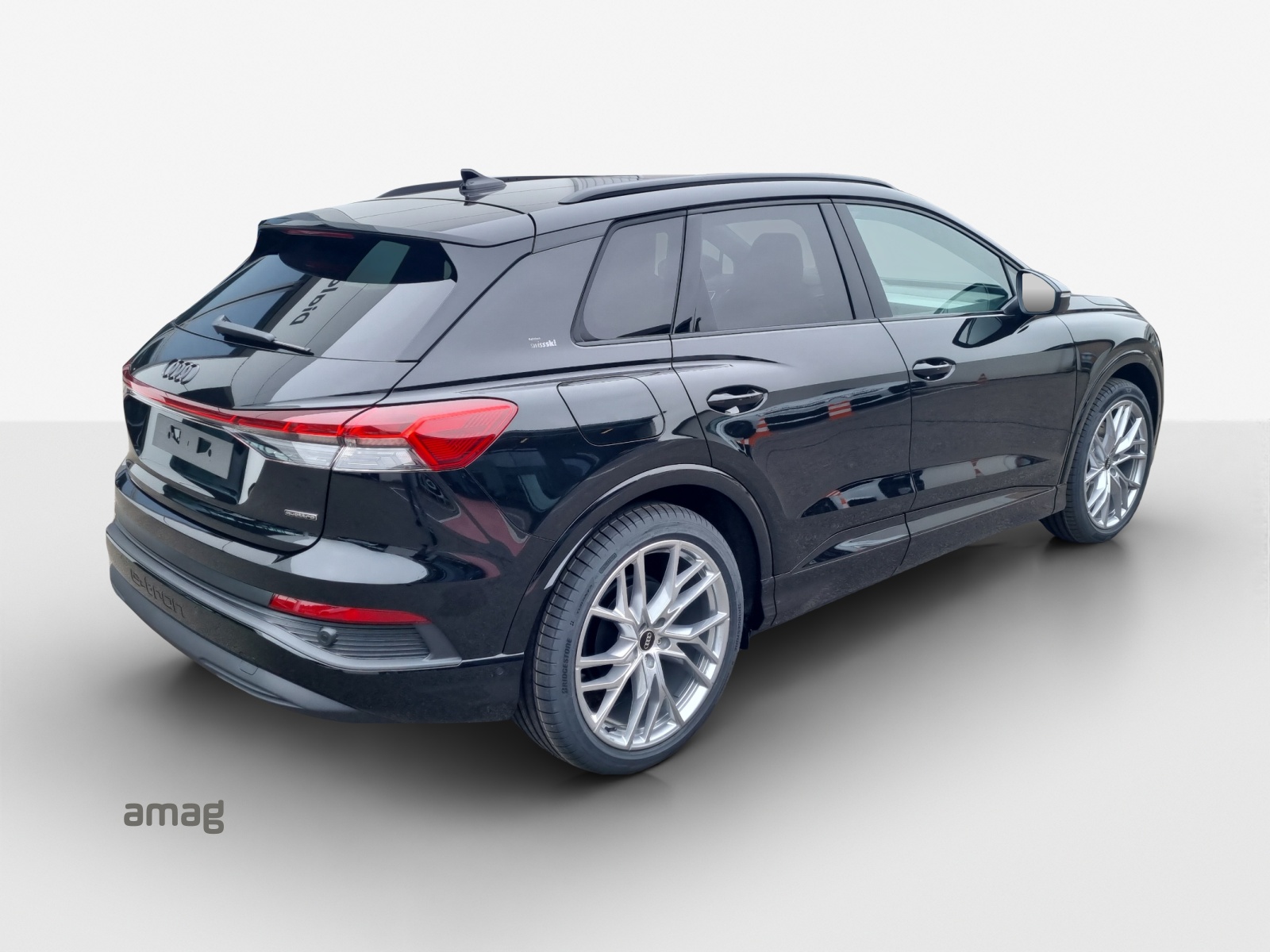 AUDI Q4 e-tron 45 Edition Swiss Ski quattro-image-4