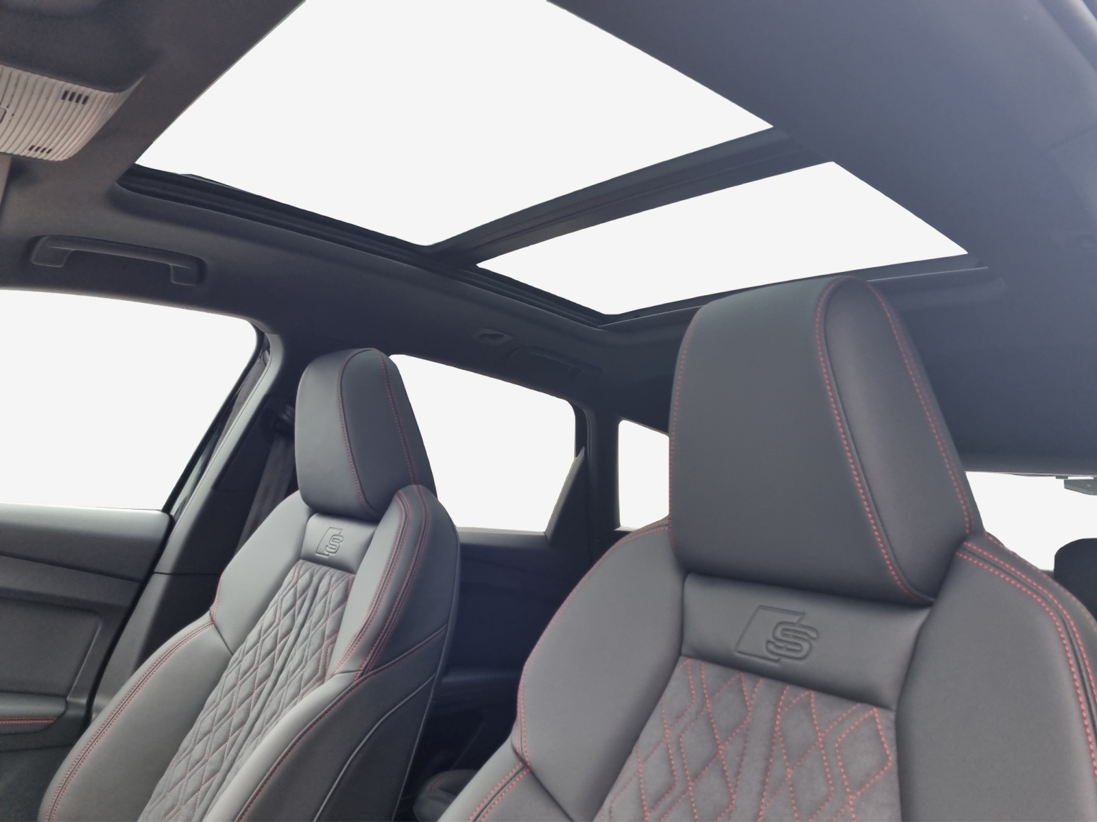 AUDI Q4 e-tron 45 Edition Swiss Ski quattro-image-14