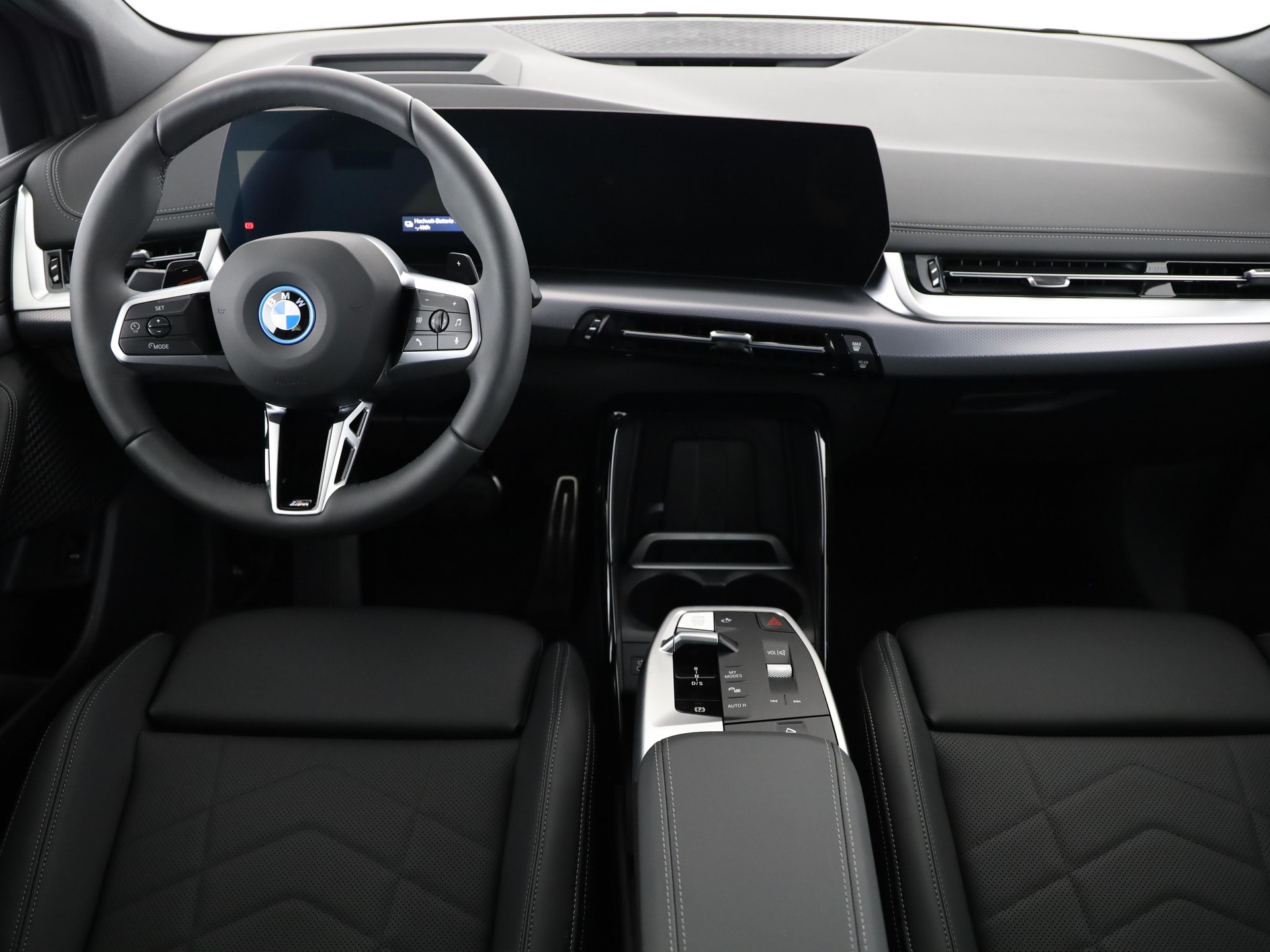 BMW 230e xDrive paddles Active Tourer-image-16