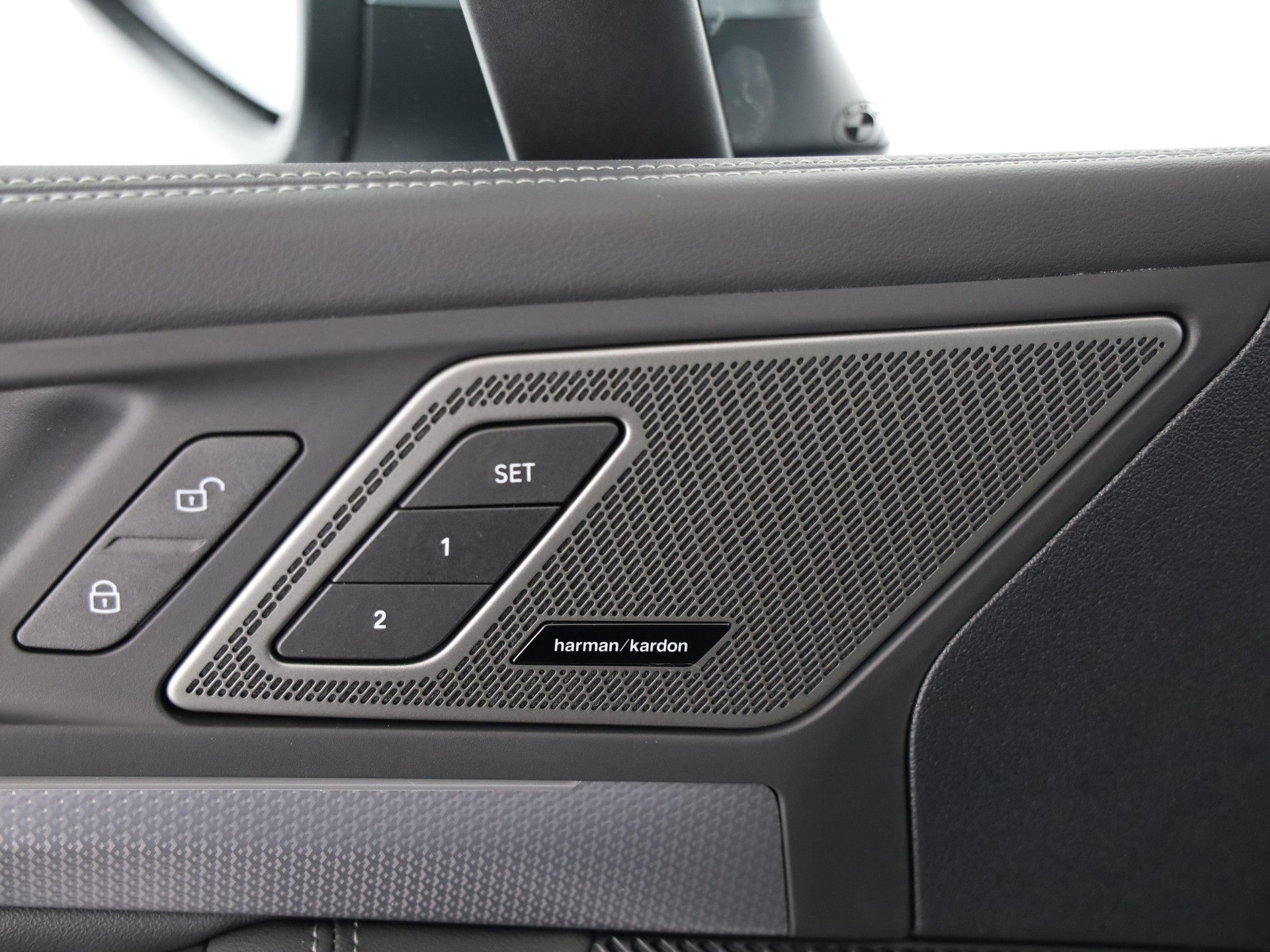 BMW 230e xDrive paddles Active Tourer-image-10