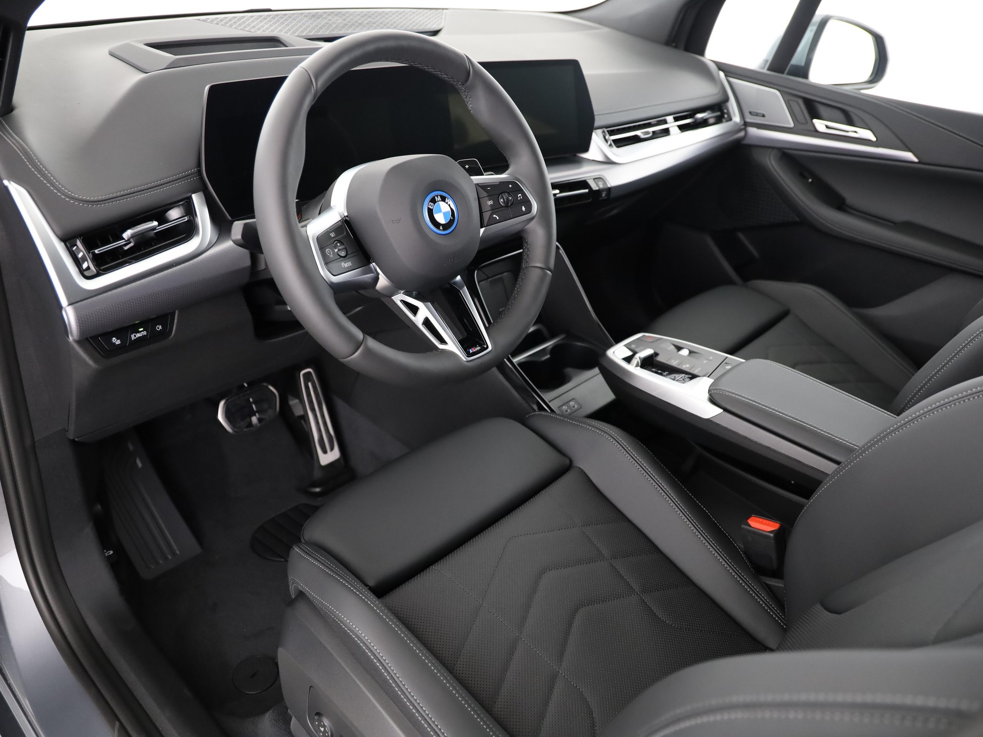 BMW 230e xDrive paddles Active Tourer-image-12