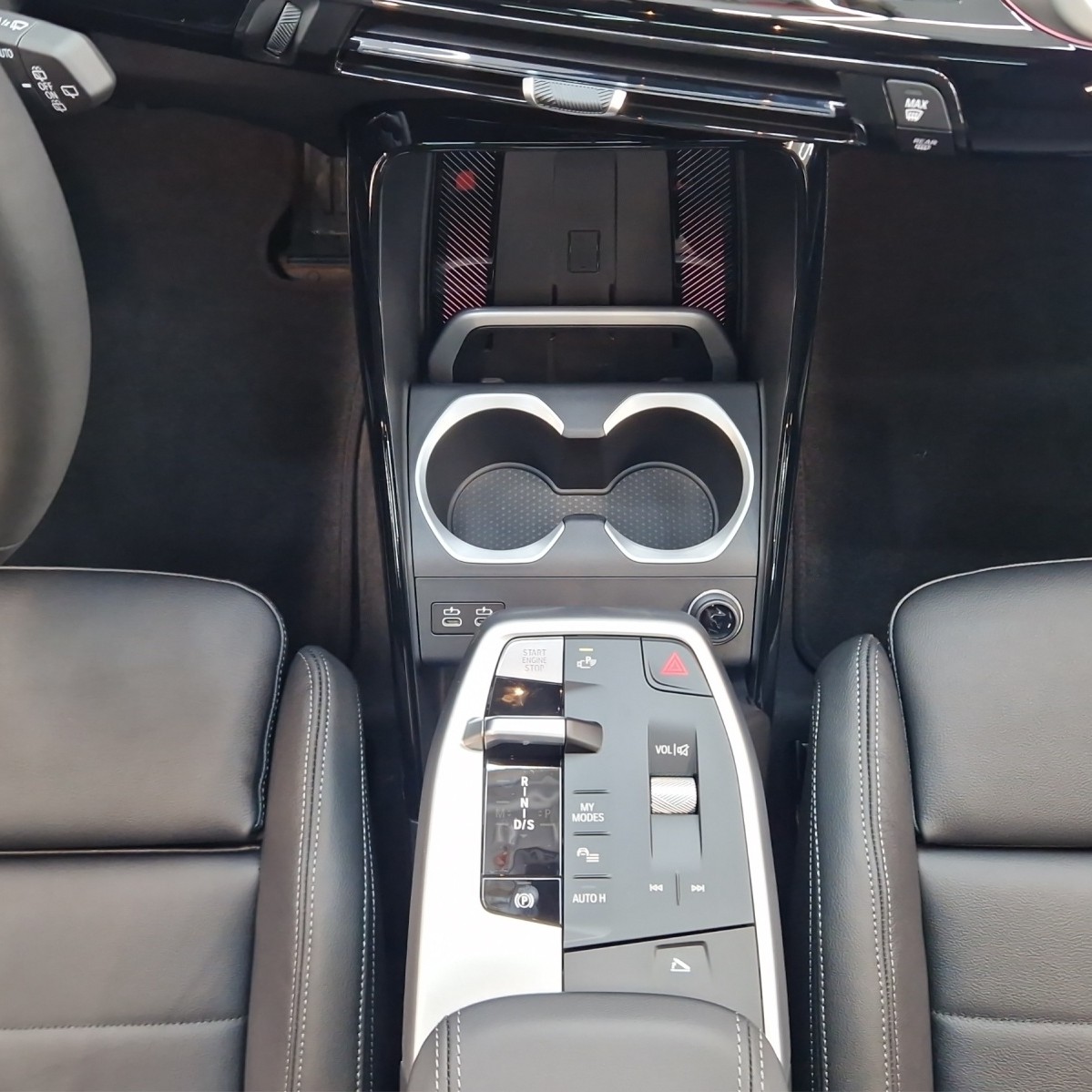 BMW X1 xDrive 23i 48V M Sport Pro-image-12