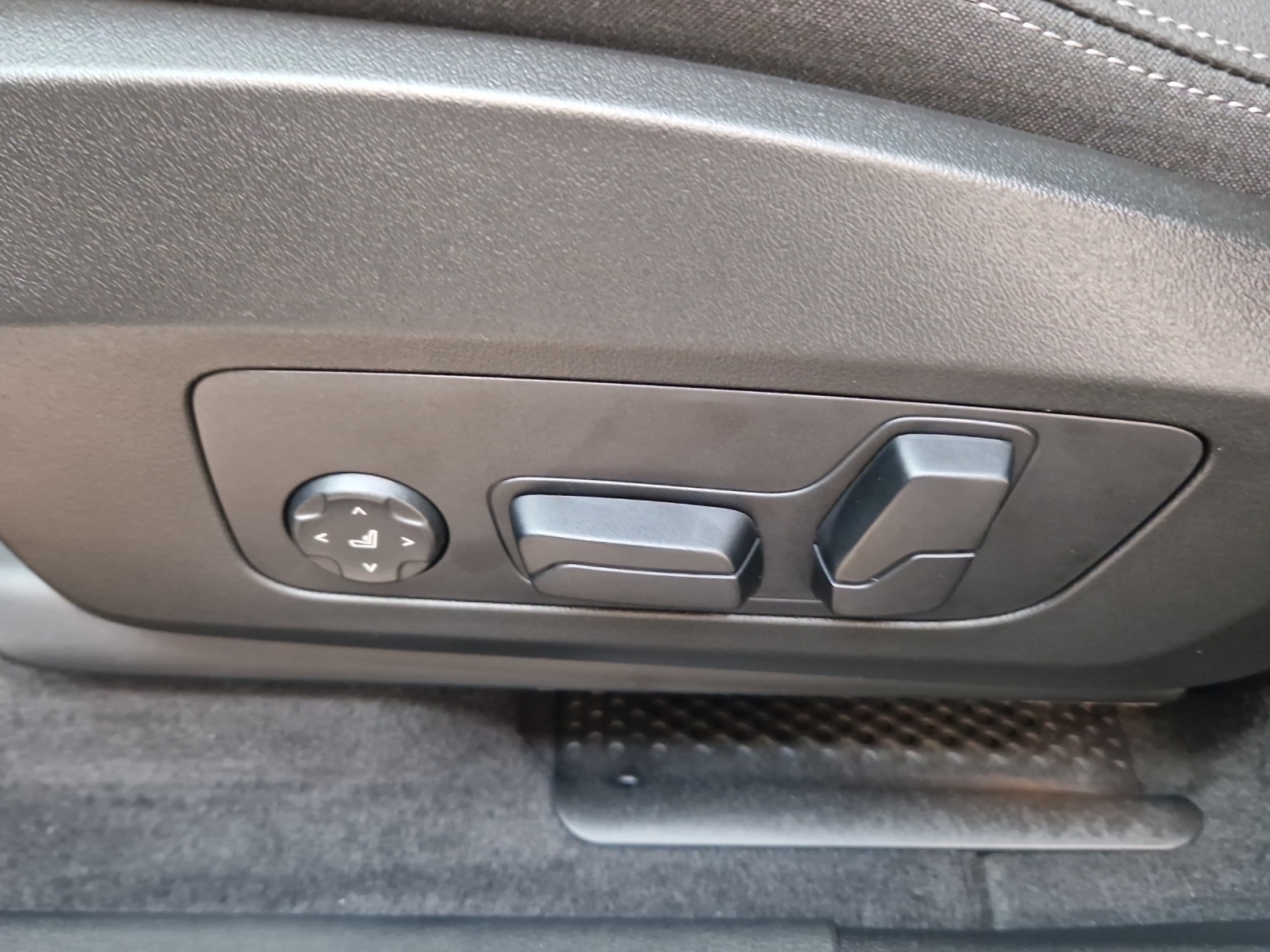 BMW X1 xDrive 23i 48V M Sport Pro-image-8