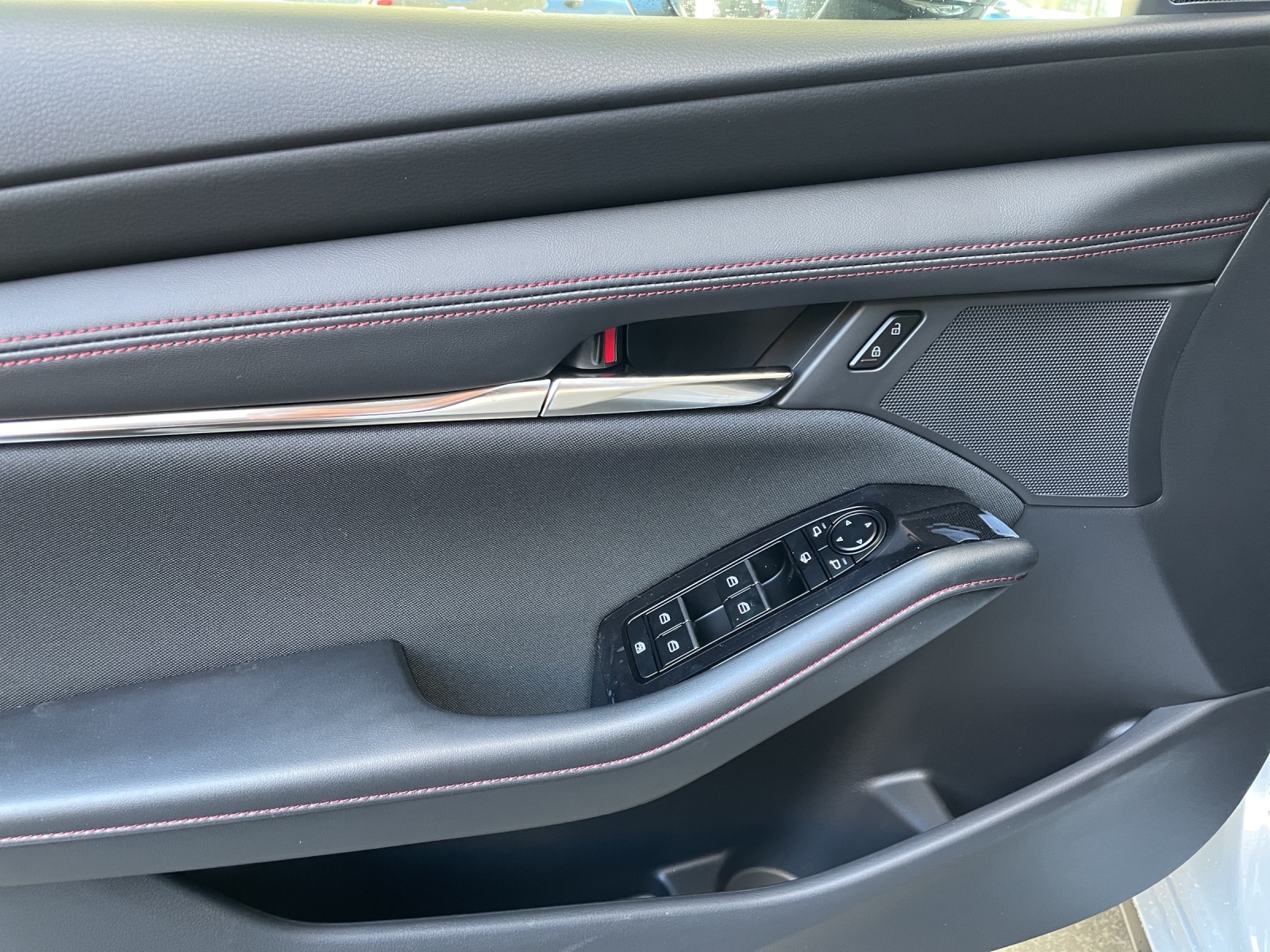 MAZDA 3 Hatchback SKYACTIV-G M Hybrid 140 Homura Automat-image-5
