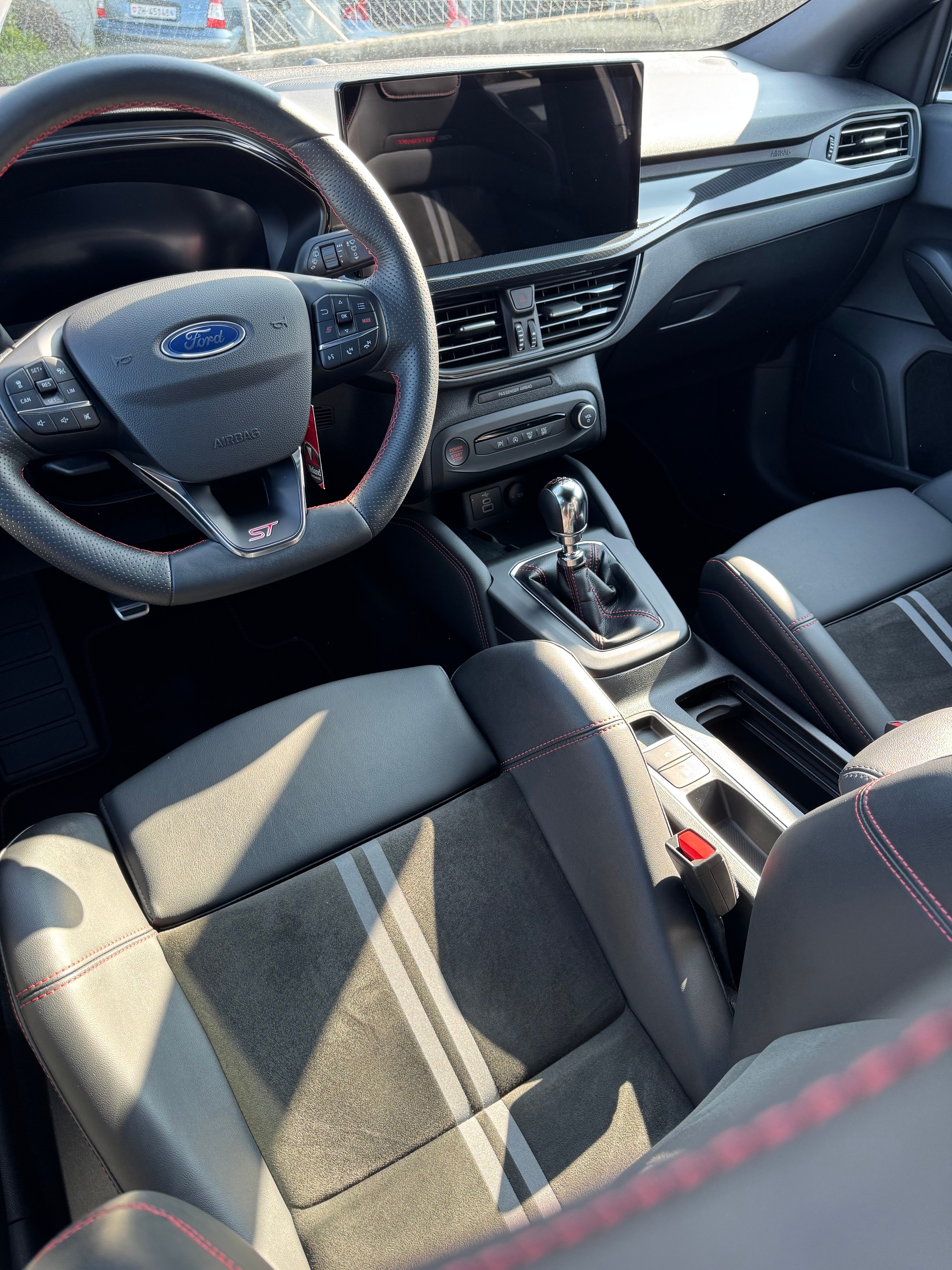 FORD Focus 2.3 EcoB ST X-image-18