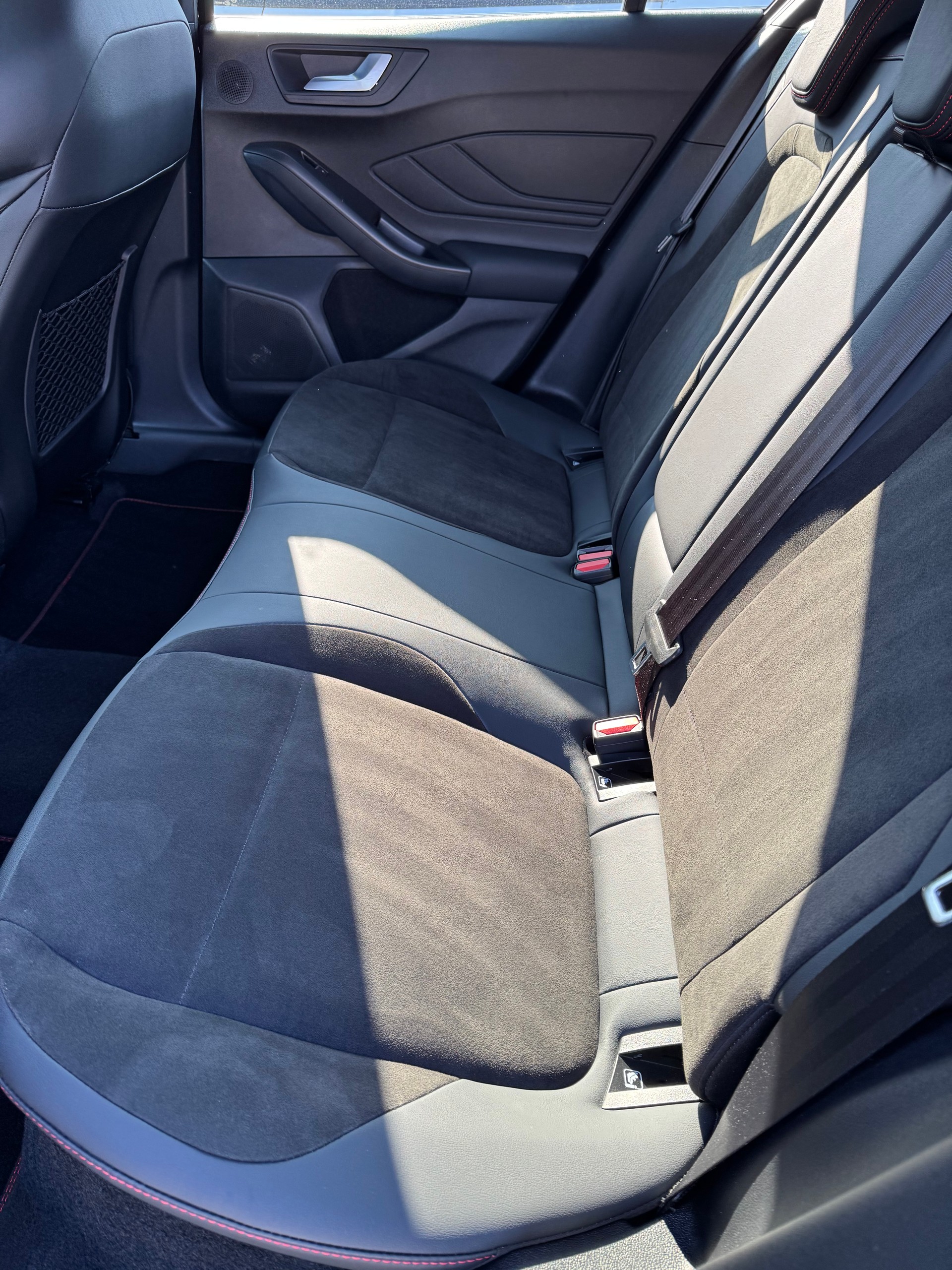 FORD Focus 2.3 EcoB ST X-image-17