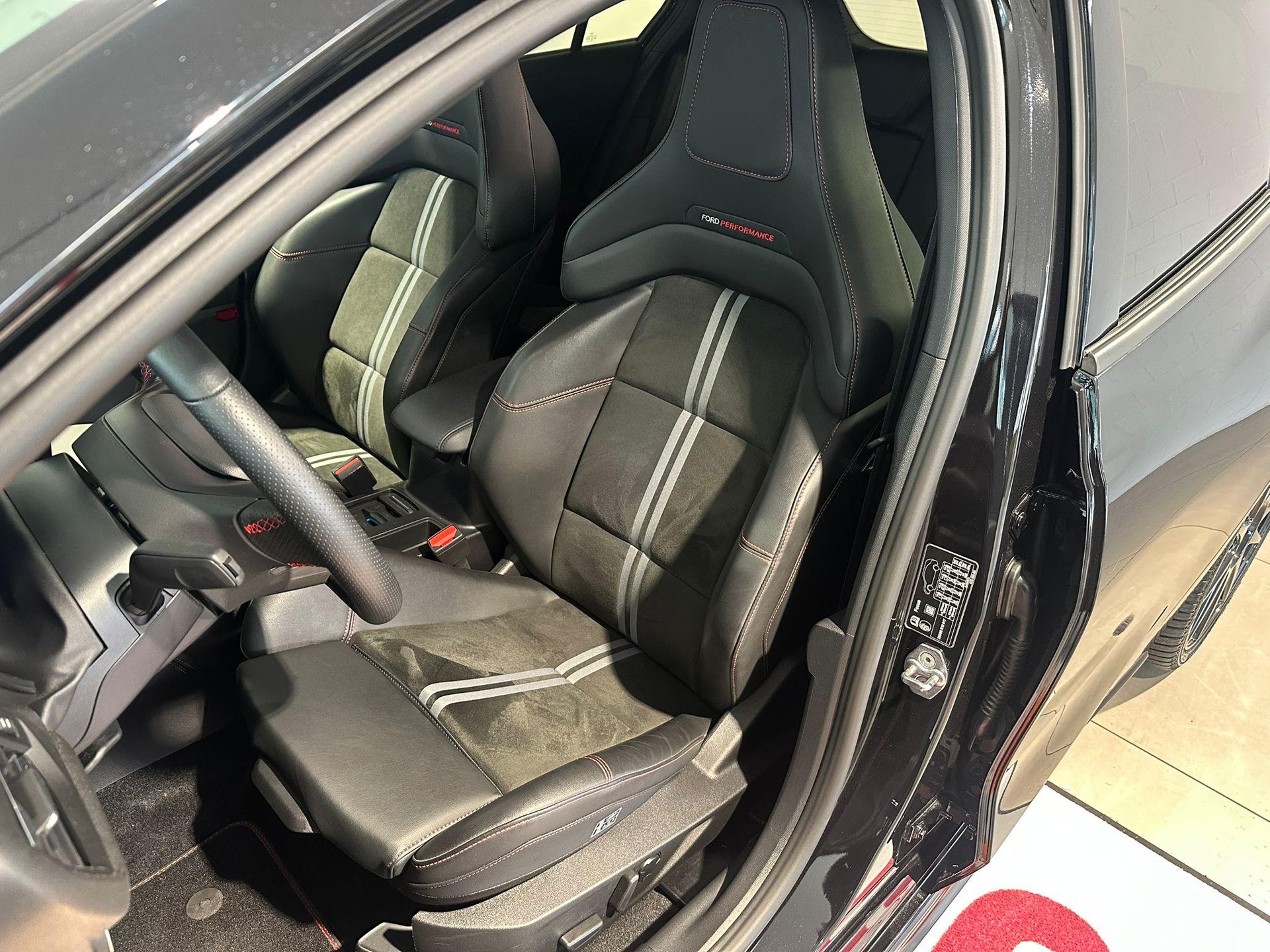 FORD Focus 2.3 EcoB ST X-image-5
