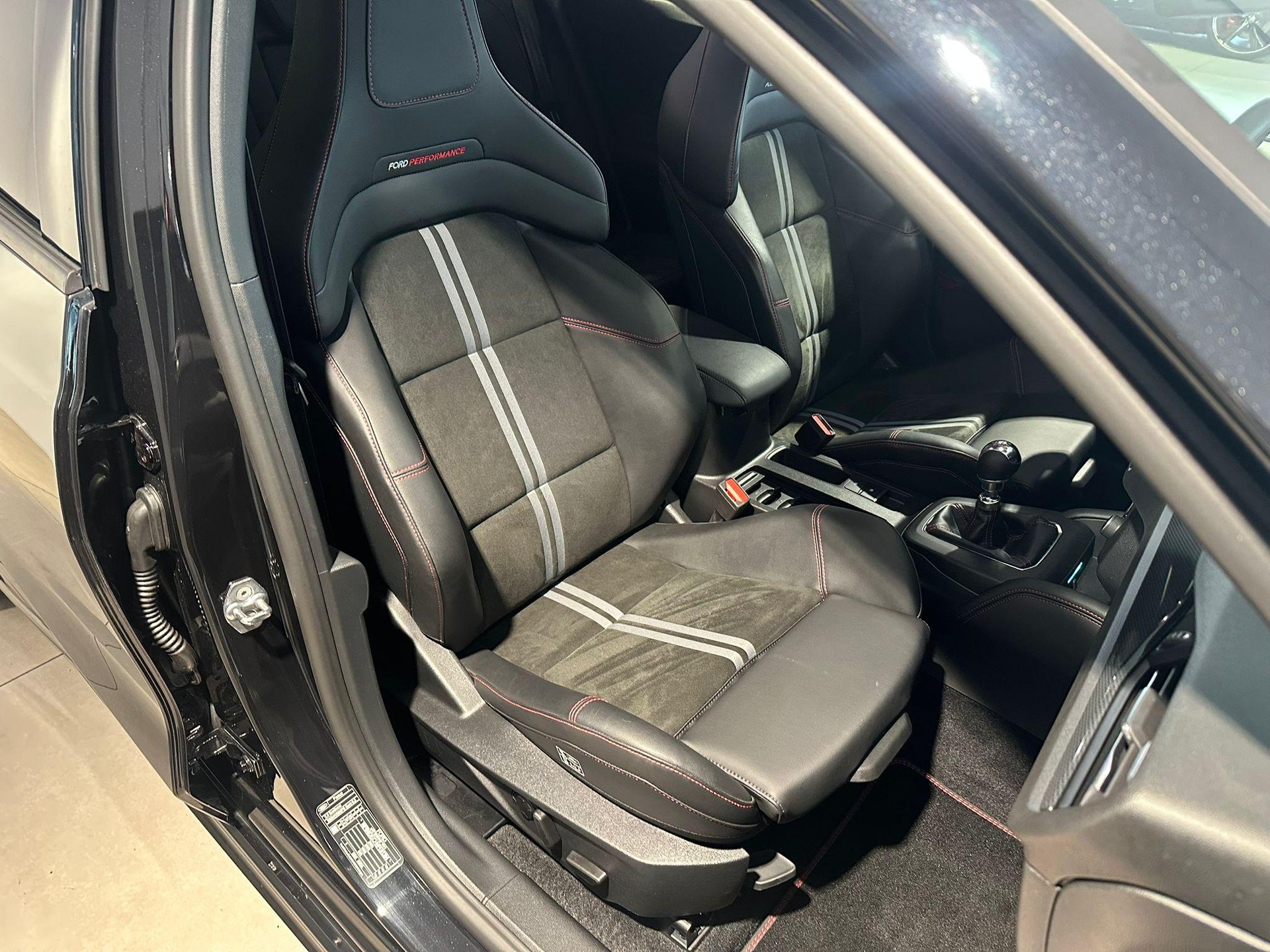 FORD Focus 2.3 EcoB ST X-image-6