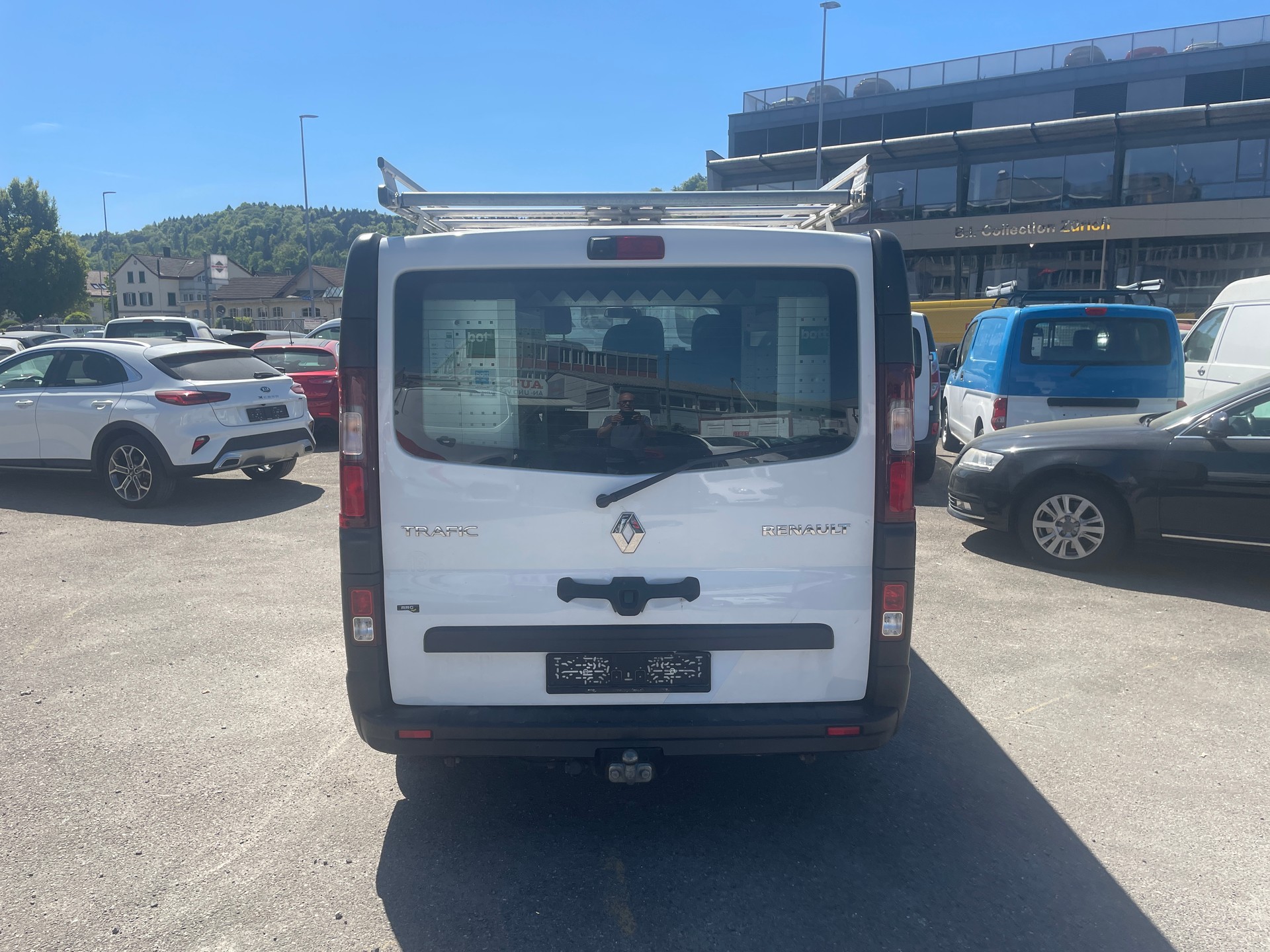 RENAULT Trafic 2.0 Energy dCi 120 3.0t Business L2H1-image-11