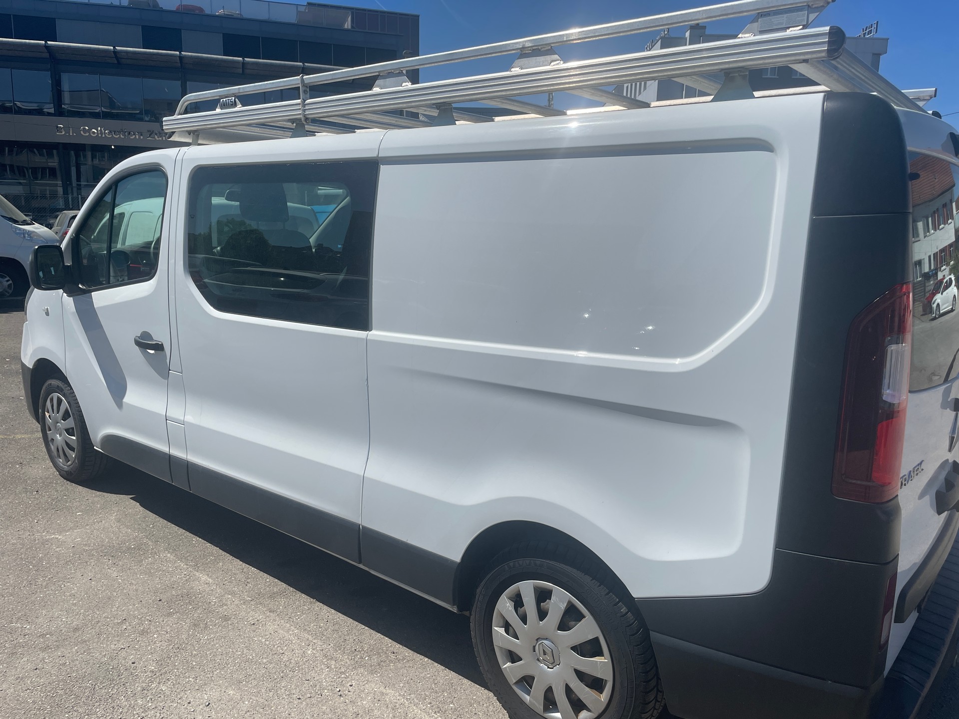 RENAULT Trafic 2.0 Energy dCi 120 3.0t Business L2H1-image-4