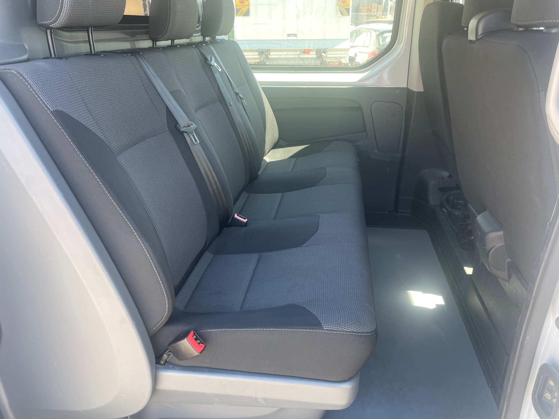 RENAULT Trafic 2.0 Energy dCi 120 3.0t Business L2H1-image-9