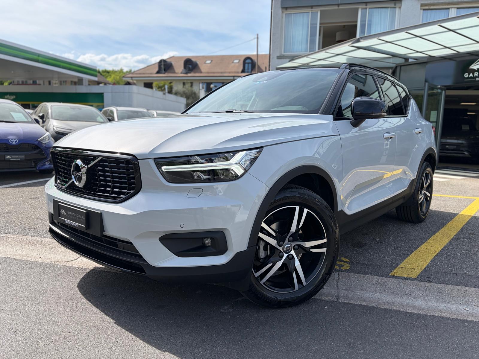 VOLVO XC40 T3 R-Design Geartronic-image-1