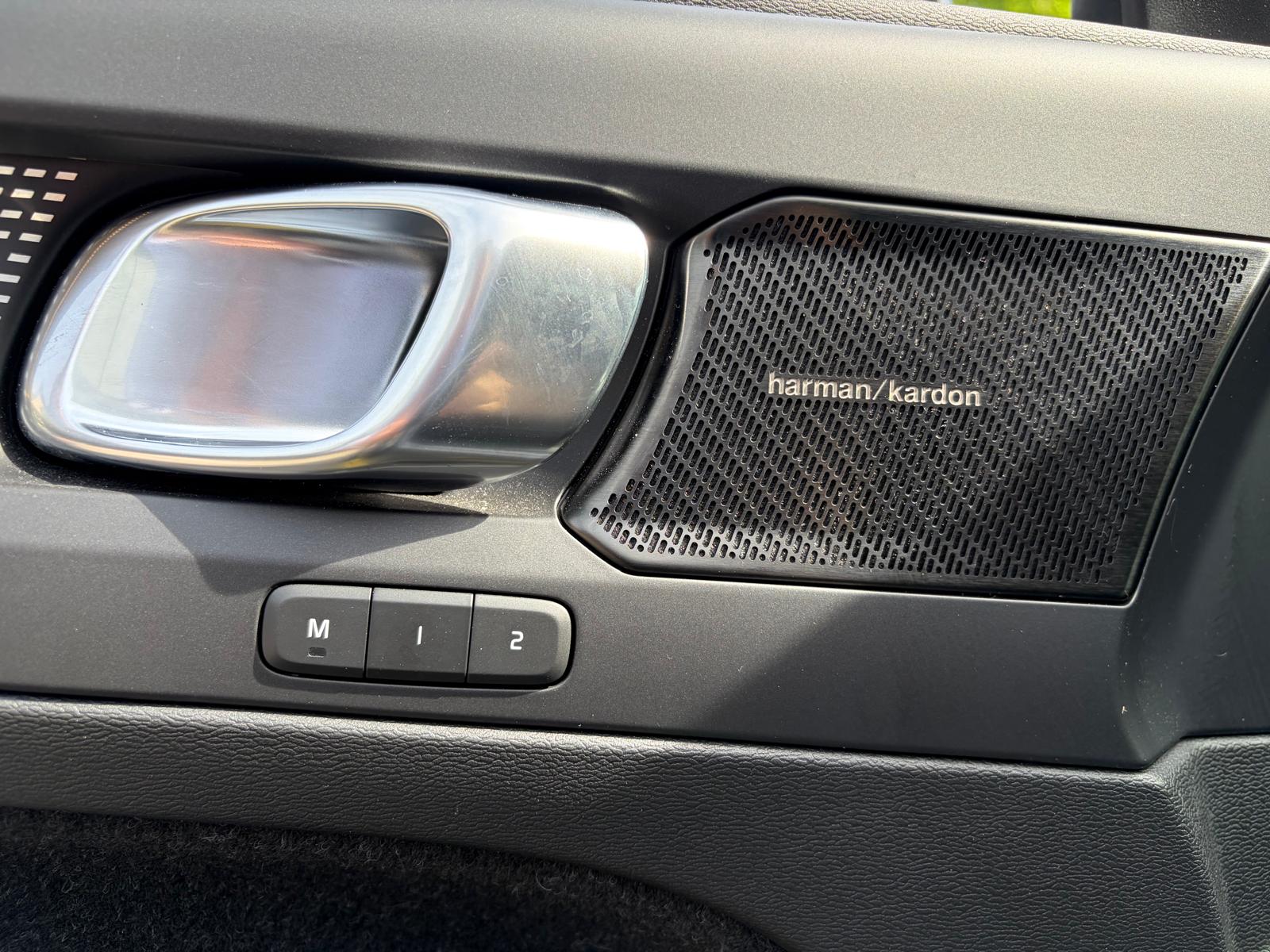 VOLVO XC40 T3 R-Design Geartronic-image-10