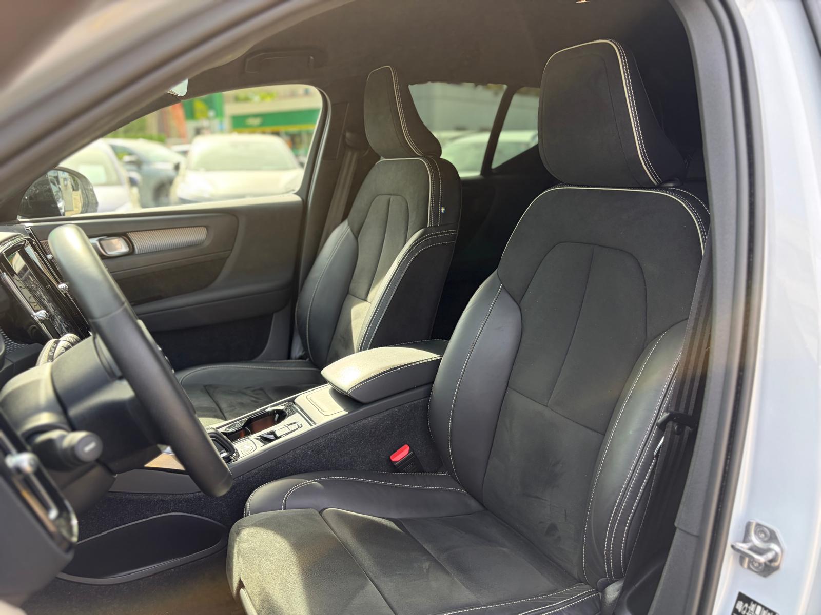 VOLVO XC40 T3 R-Design Geartronic-image-9