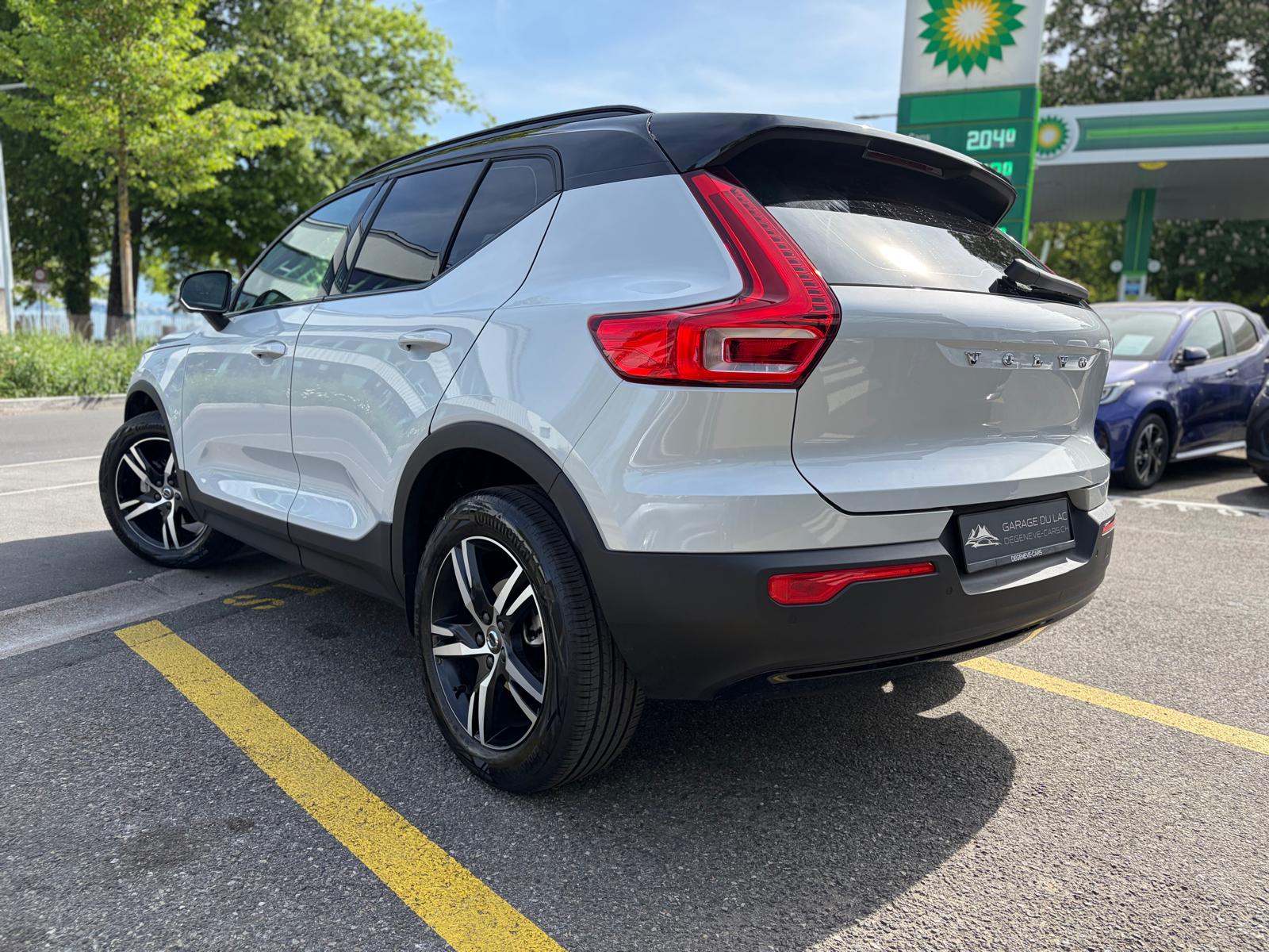 VOLVO XC40 T3 R-Design Geartronic-image-2
