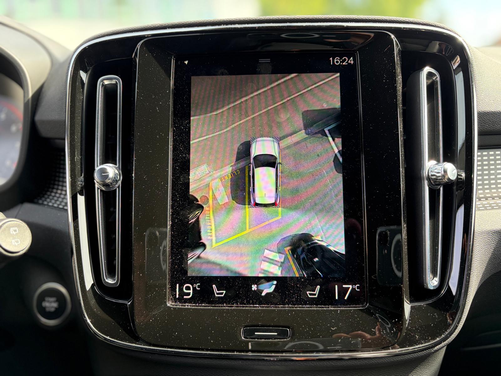 VOLVO XC40 T3 R-Design Geartronic-image-18