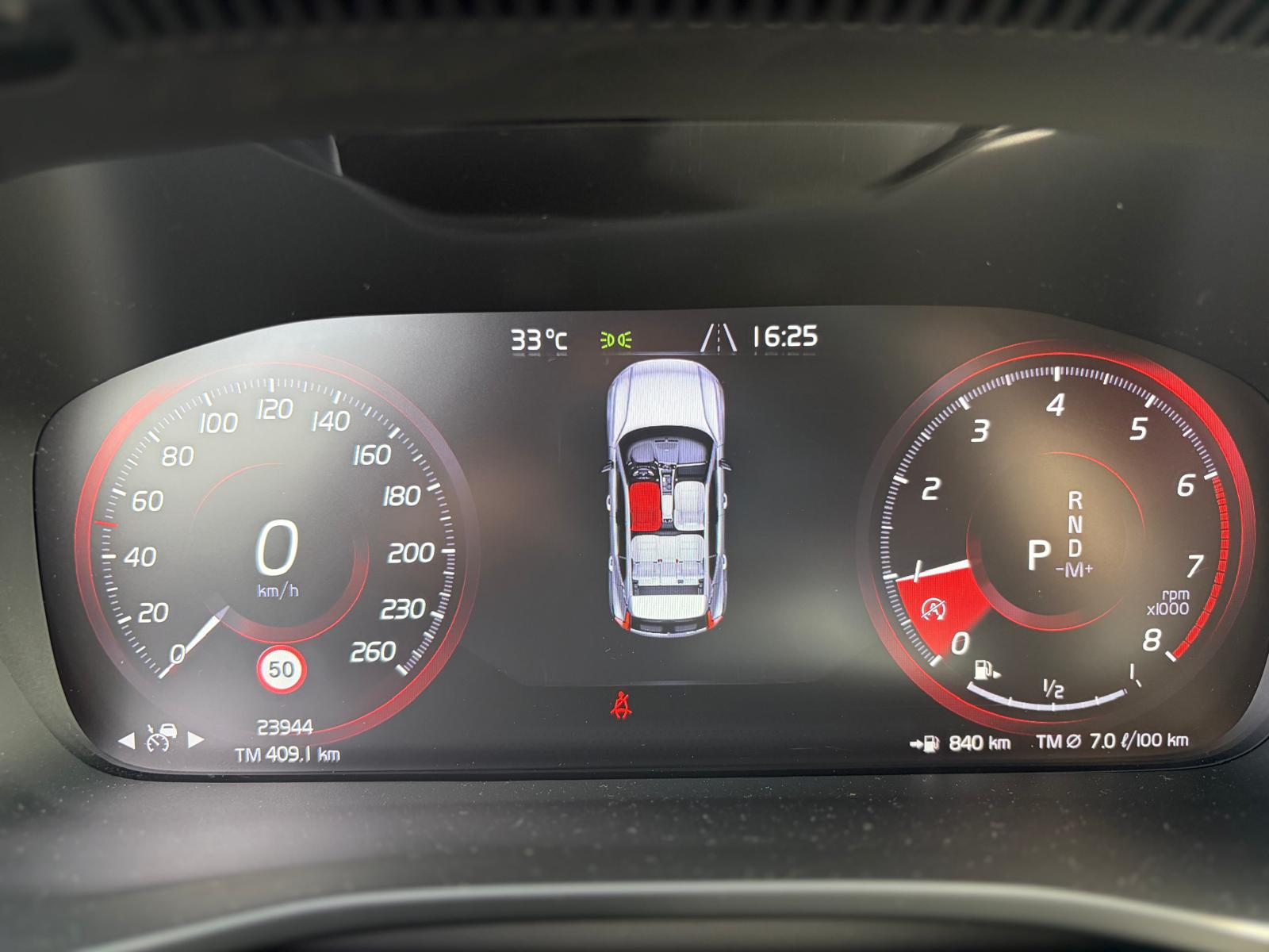 VOLVO XC40 T3 R-Design Geartronic-image-17