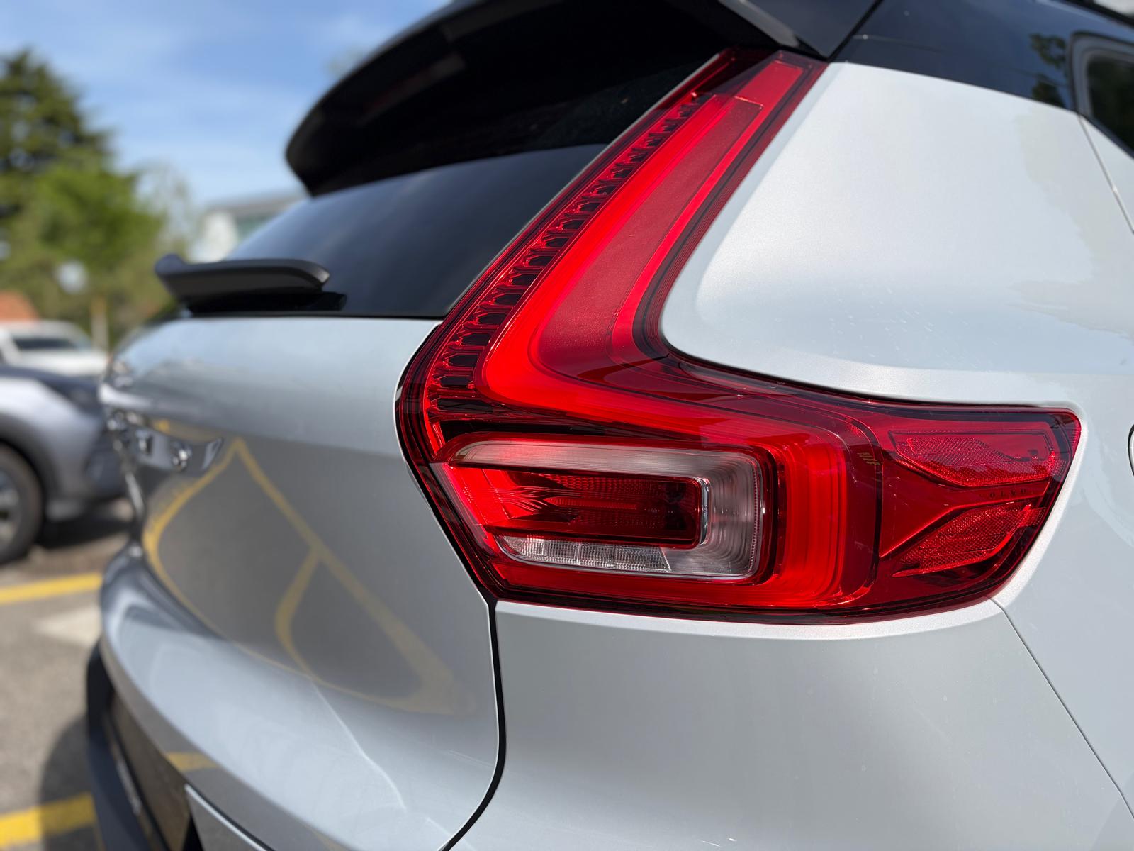 VOLVO XC40 T3 R-Design Geartronic-image-5