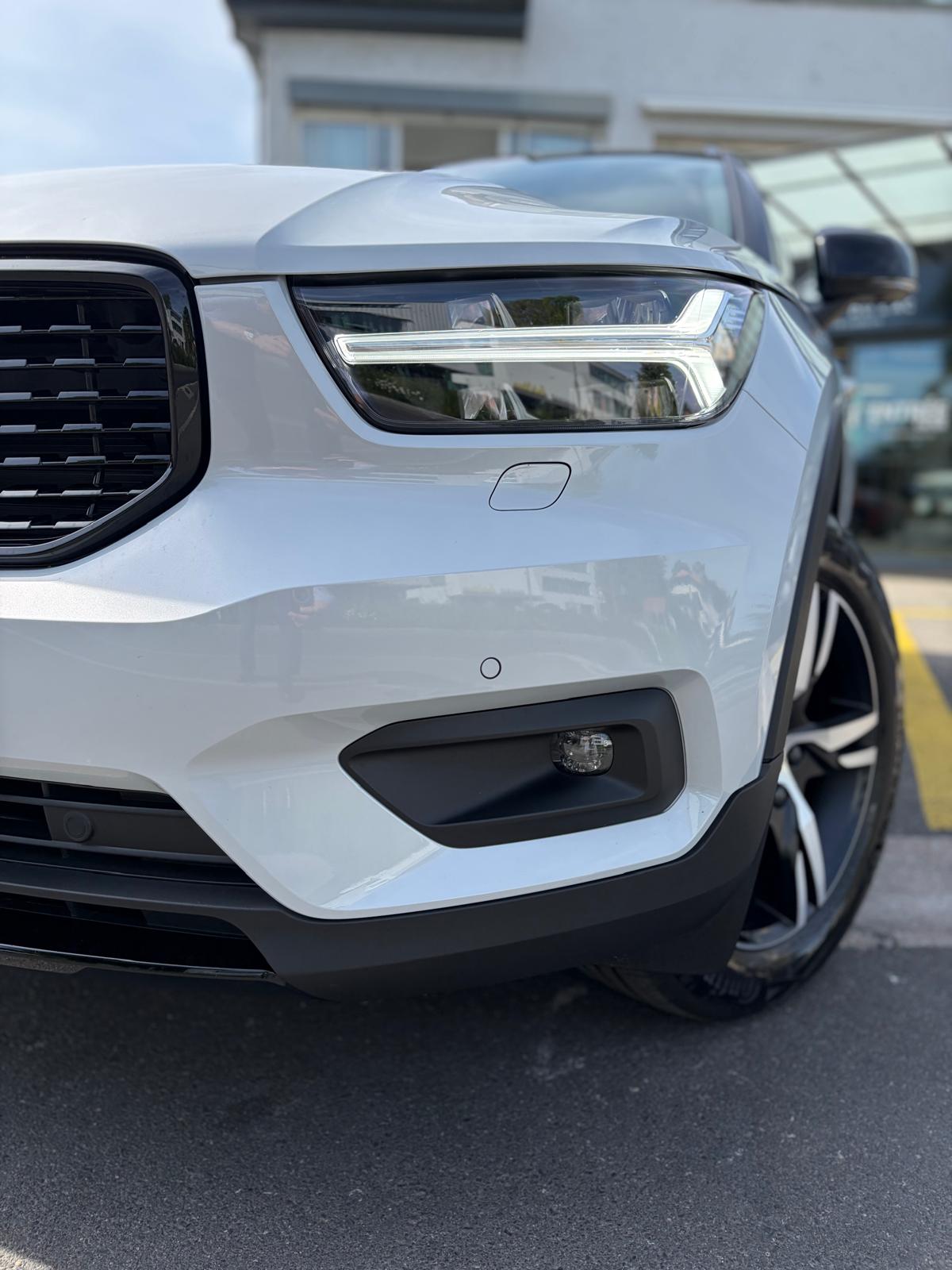 VOLVO XC40 T3 R-Design Geartronic-image-4