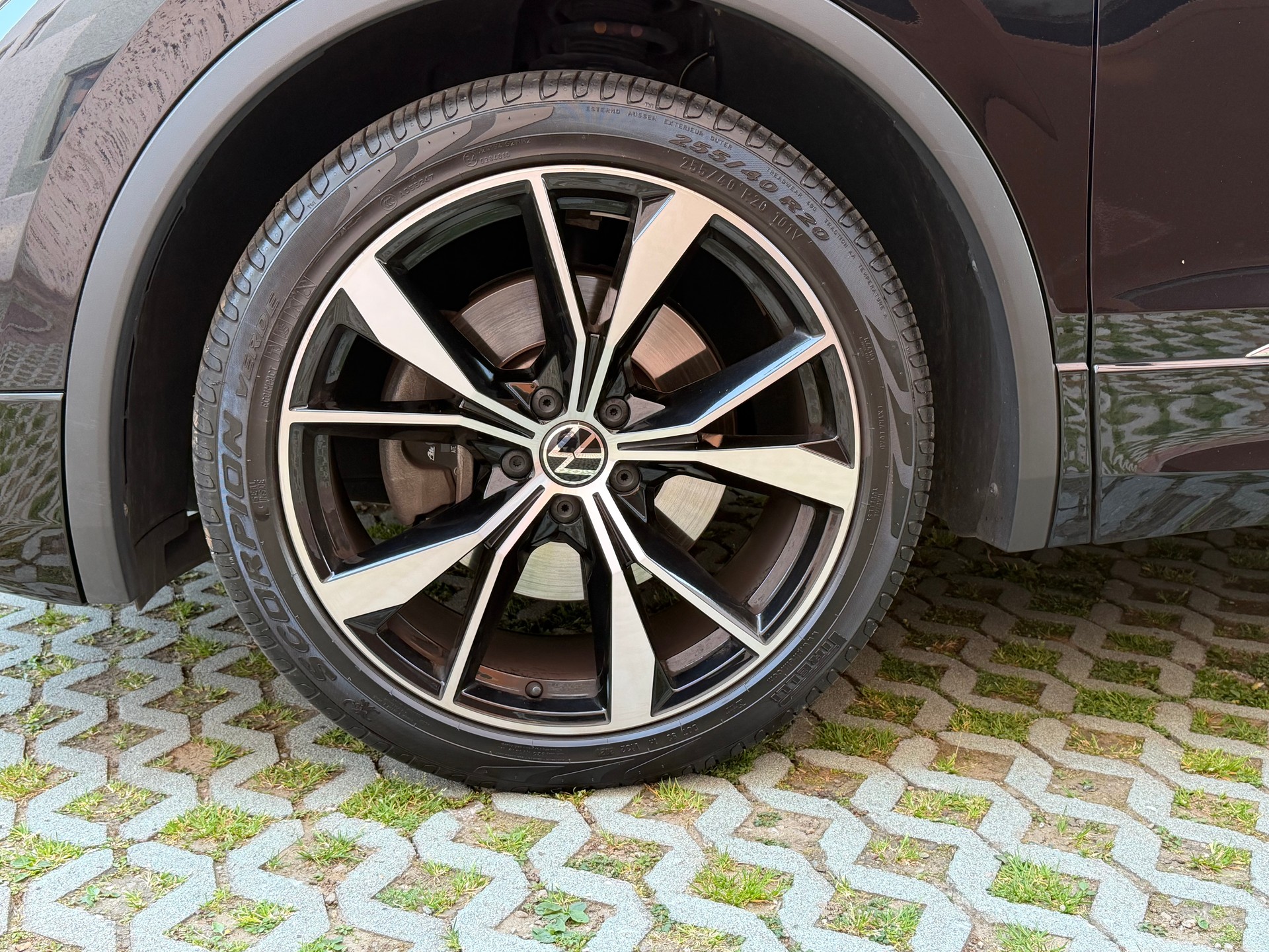 VW Tiguan 2.0TSI R-Line 4Motion DSG-image-6
