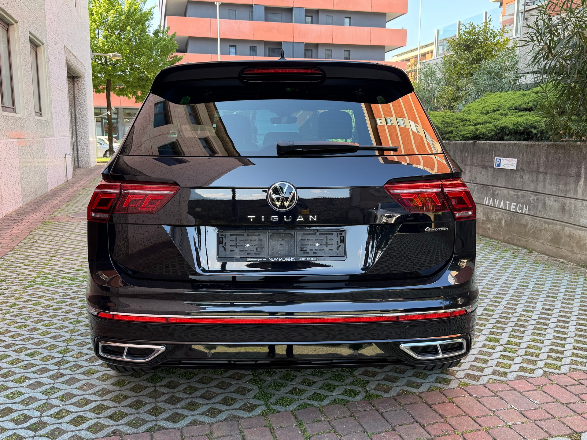VW Tiguan 2.0TSI R-Line 4Motion DSG-image-4
