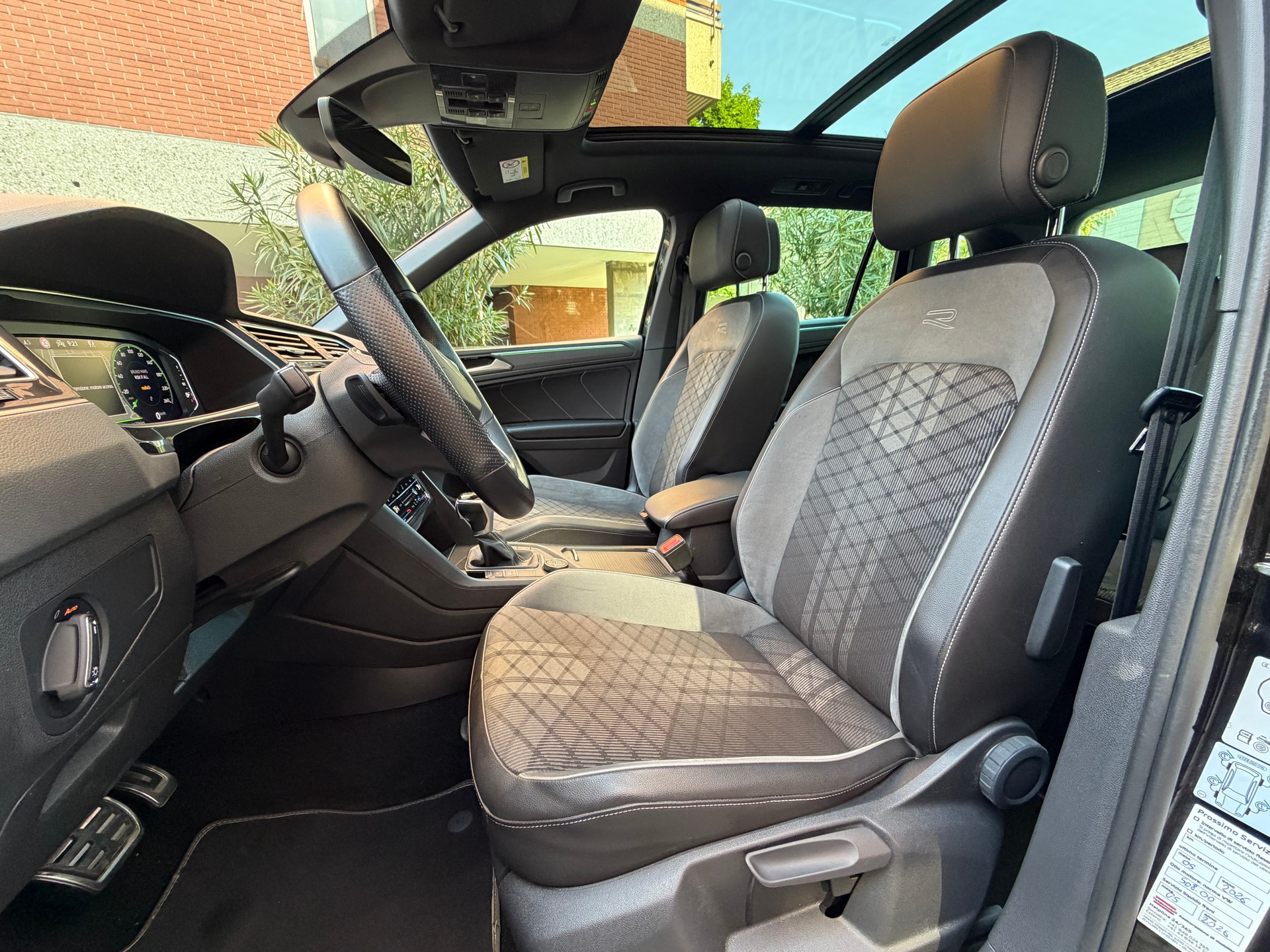 VW Tiguan 2.0TSI R-Line 4Motion DSG-image-7