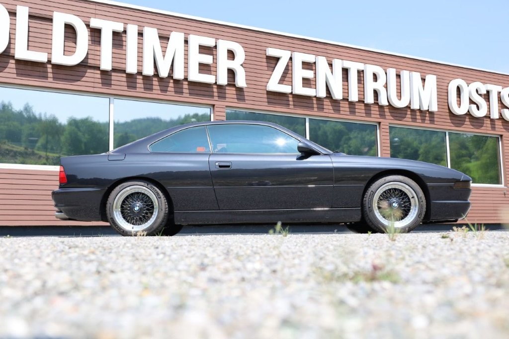 BMW CSi-image-6