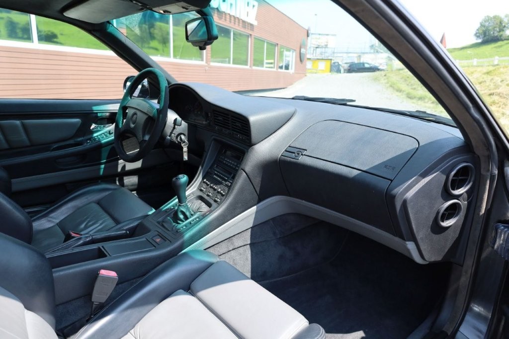 BMW CSi-image-16