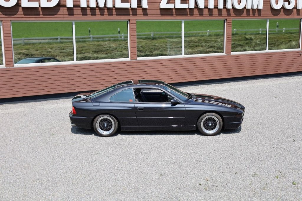 BMW CSi-image-11