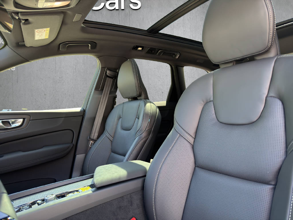 VOLVO XC60 2.0 T6 TE Black Edition eAWD-image-14