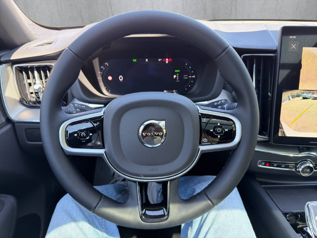 VOLVO XC60 2.0 T6 TE Black Edition eAWD-image-9