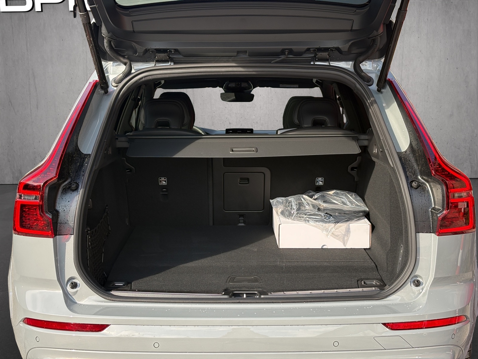 VOLVO XC60 2.0 T6 TE Black Edition eAWD-image-13