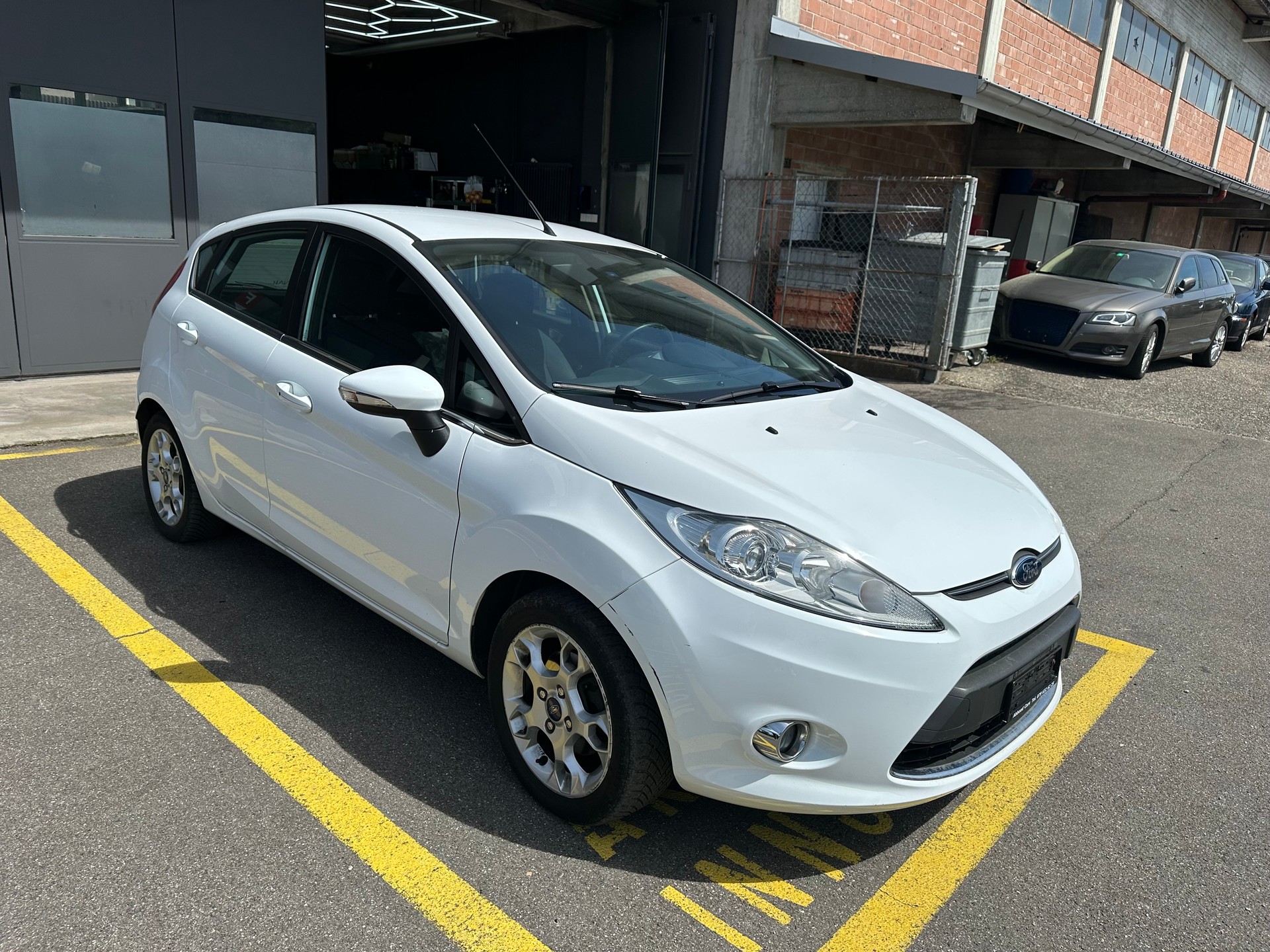 FORD Fiesta 1.4 16V Titanium-image-1
