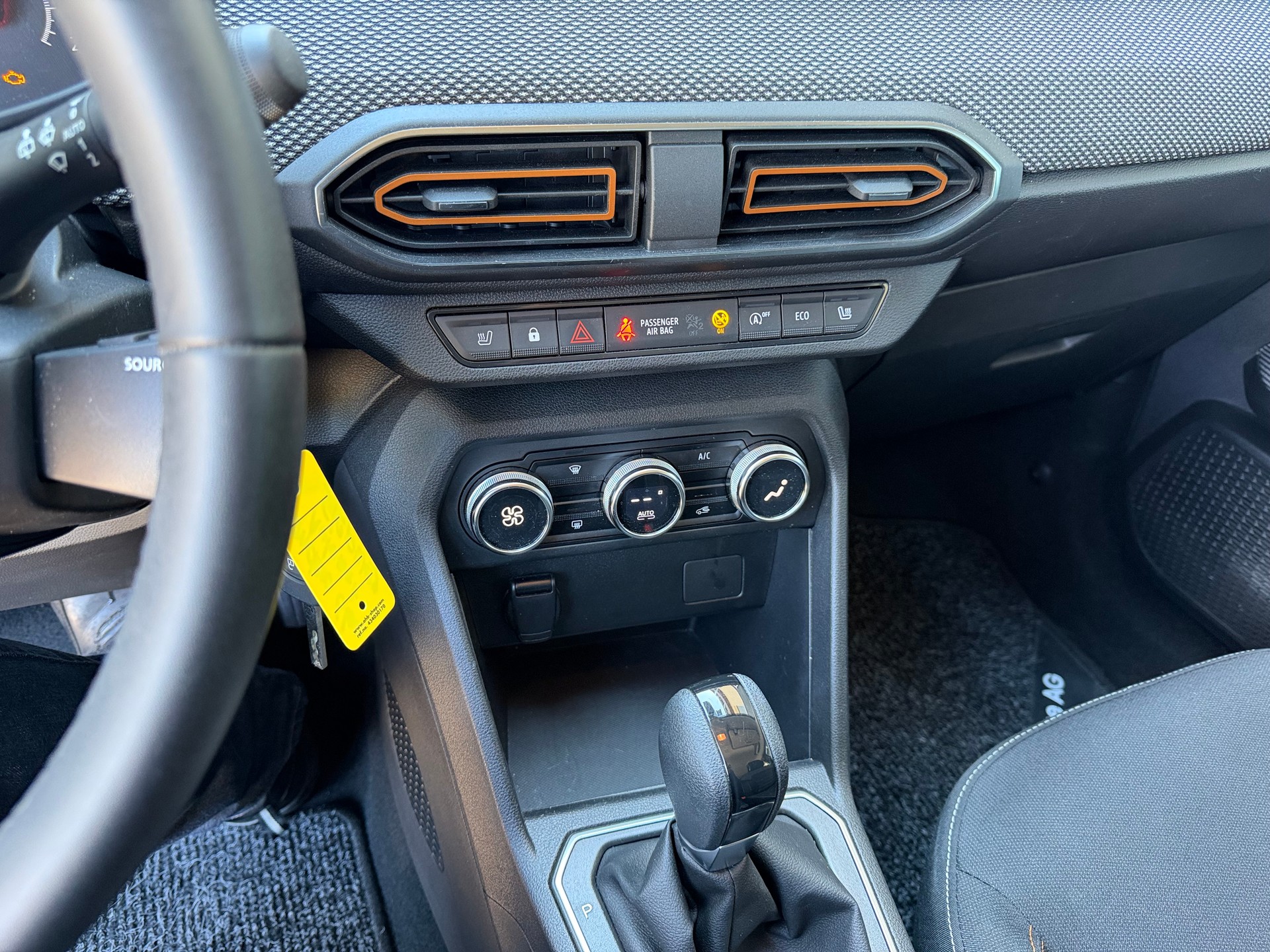 DACIA Sandero Stepway TCe 90 Comfort CVT-image-7