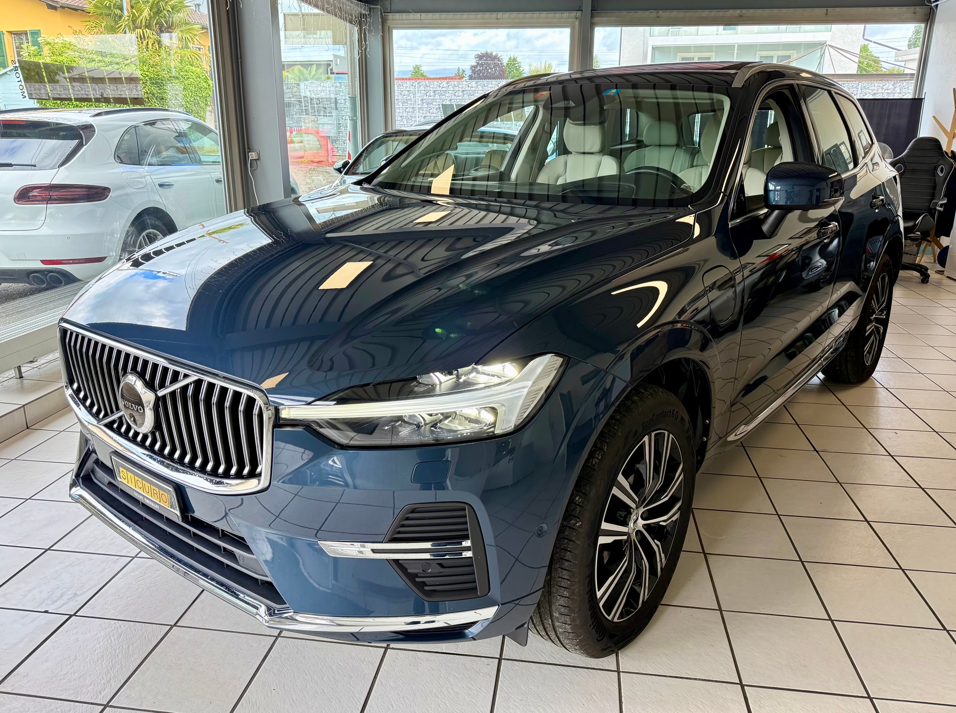 VOLVO XC60 T6 eAWD Inscription Geartronic-image-3