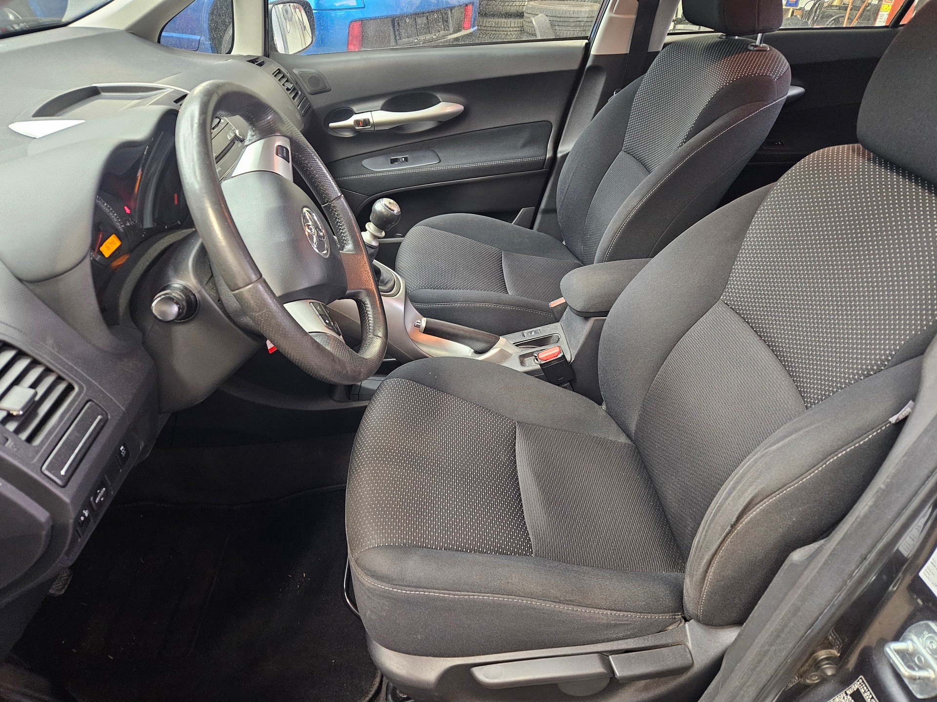 TOYOTA Auris 1.6 Linea Luna-image-6