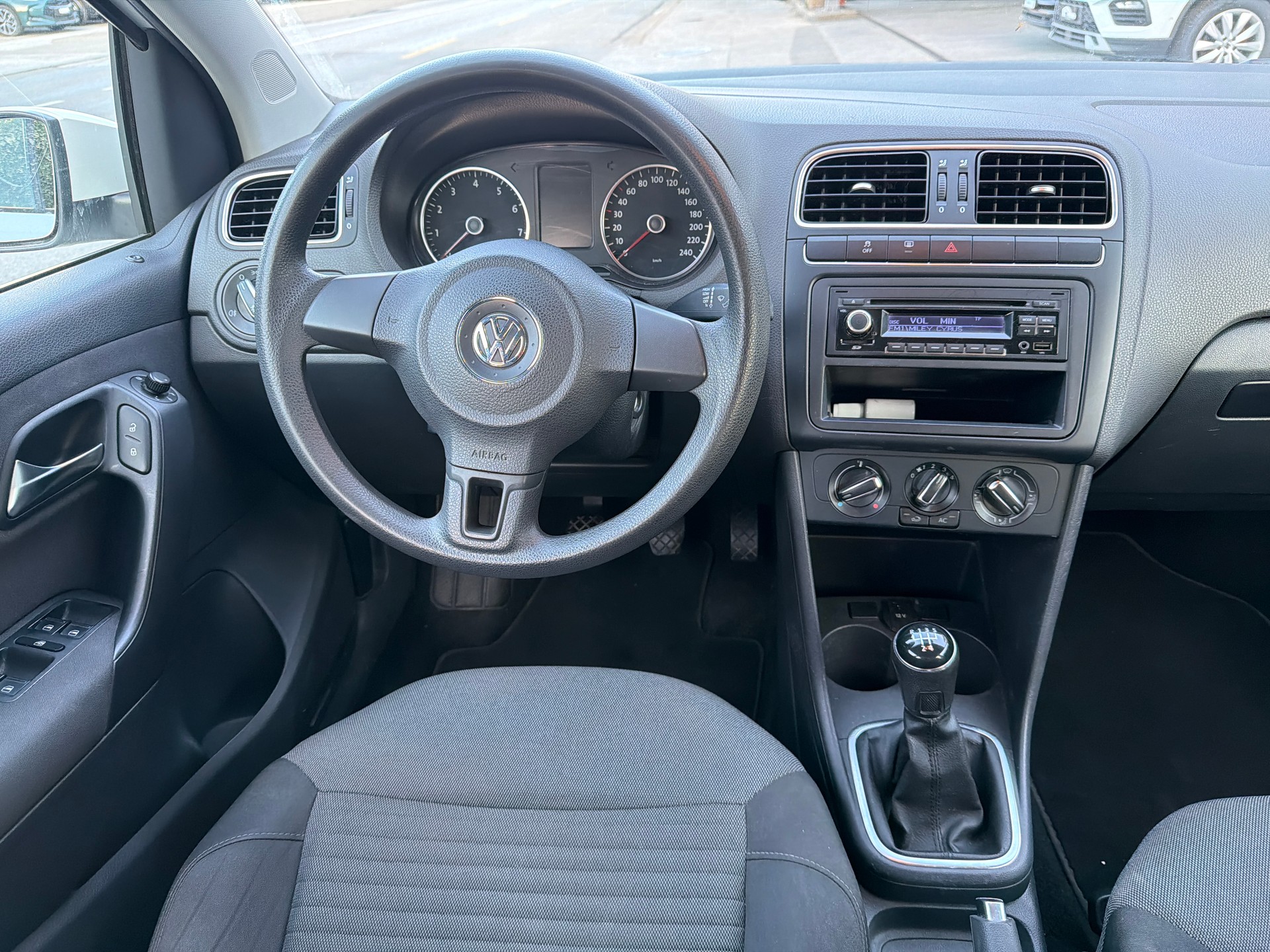 VW Polo 1.2 TSI Comfortline-image-9