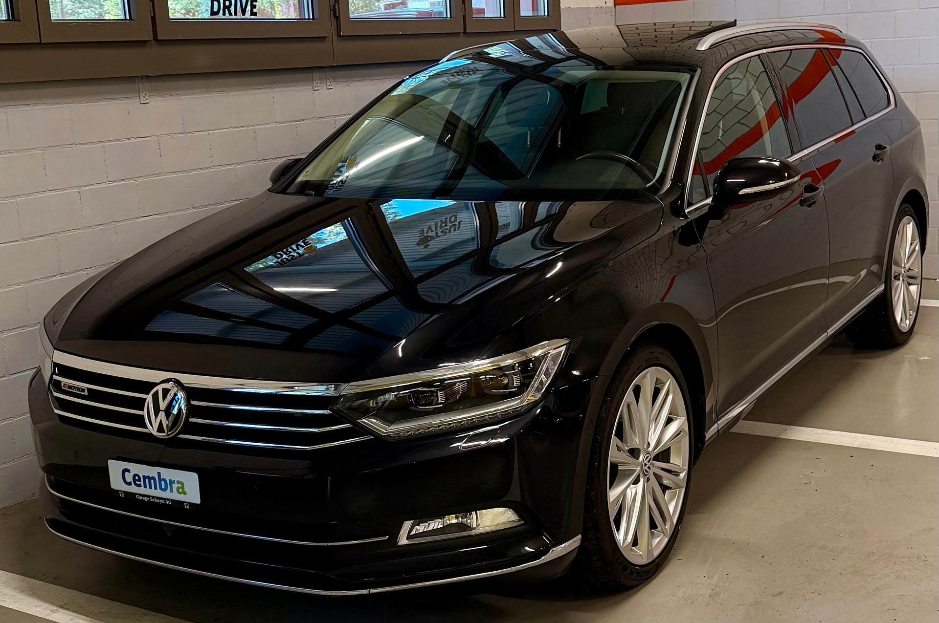 VW Passat Variant 2.0 TDI BMT High. DSG 4Motion-image-2