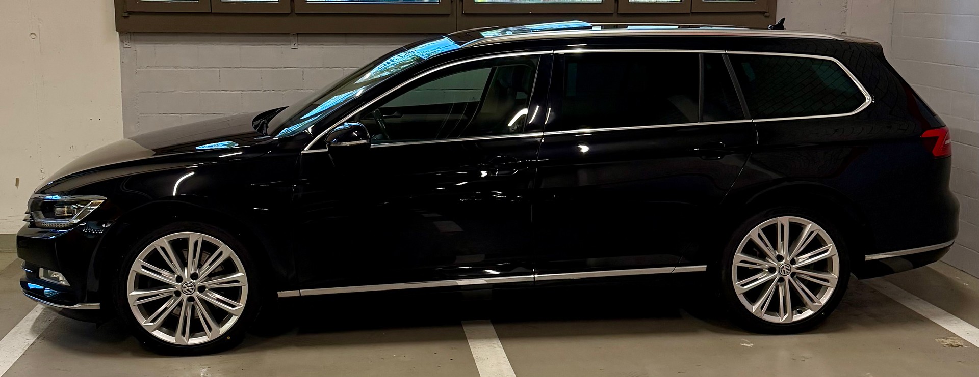 VW Passat Variant 2.0 TDI BMT High. DSG 4Motion-image-3