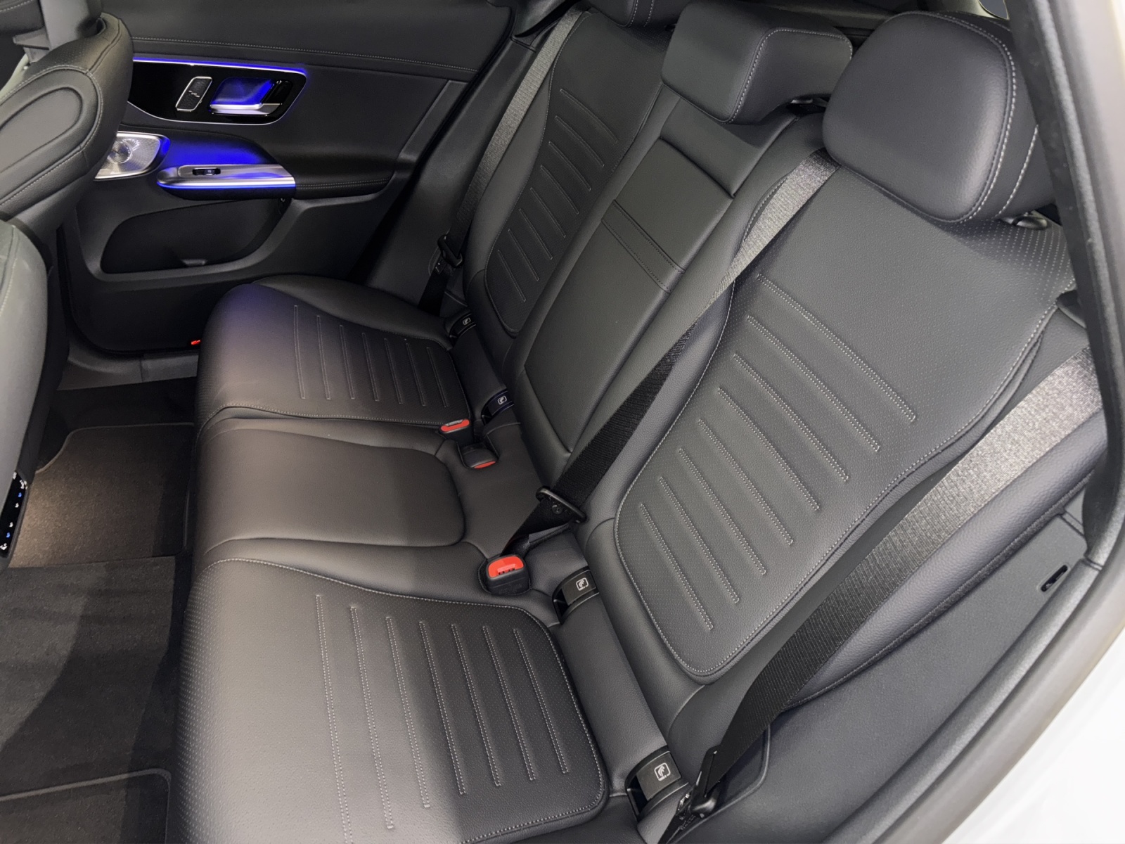 MERCEDES-BENZ GLC 200 4M-image-10