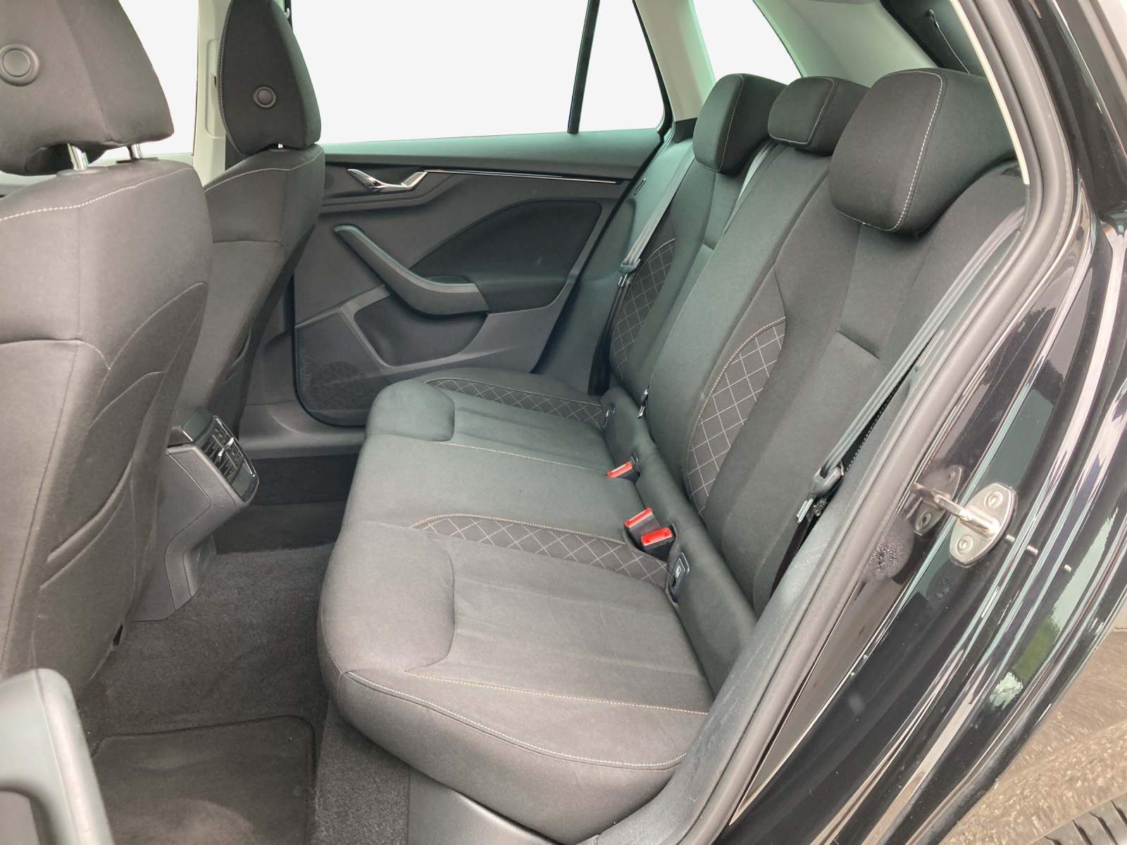SKODA Kamiq 1.0 TSI Ambition DSG-image-10