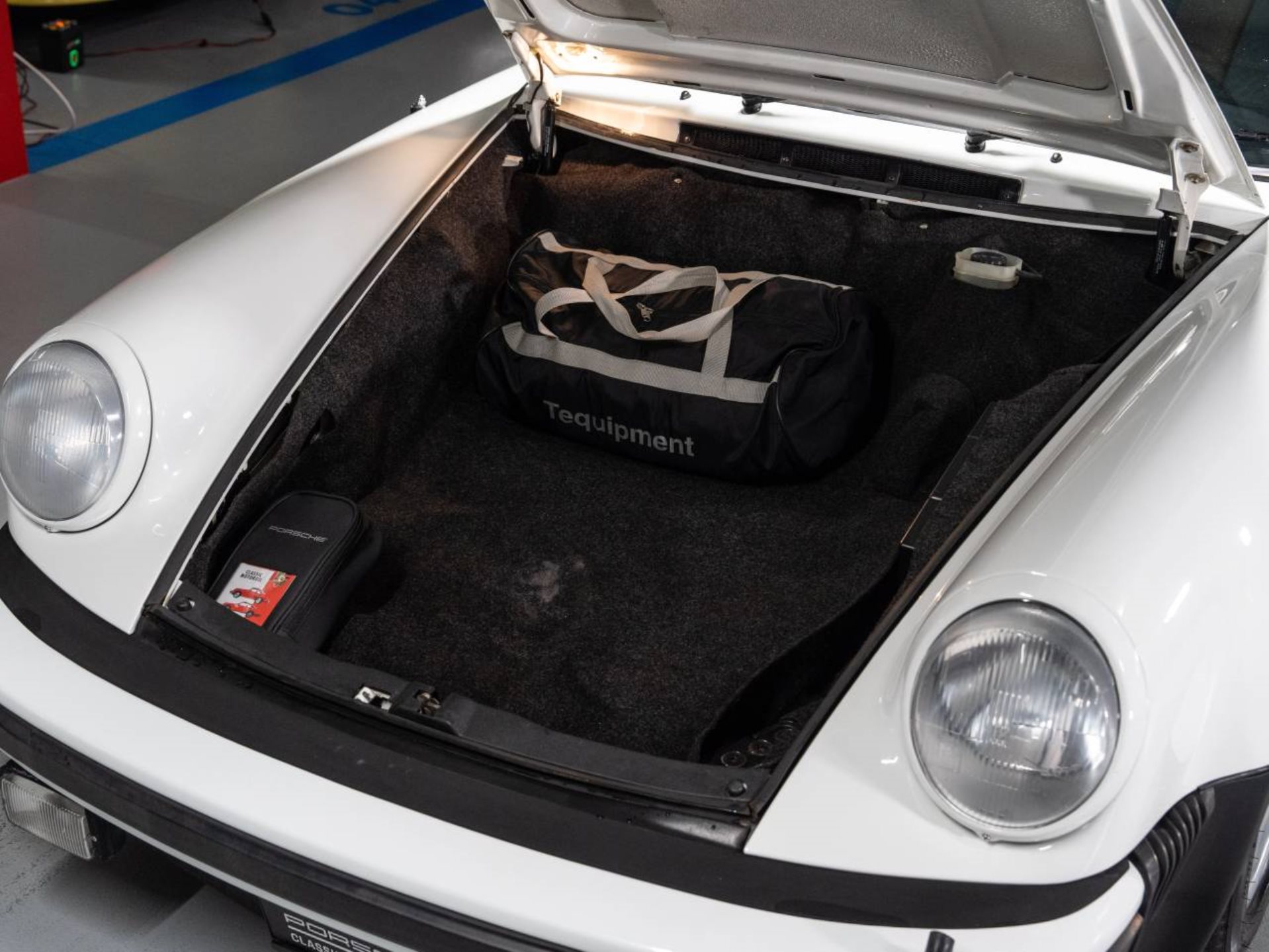 PORSCHE 911 Turbo 3.0 Coupé-image-19