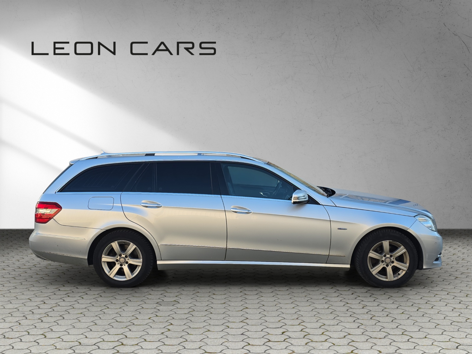 MERCEDES-BENZ E 220 CDI BlueEfficiency Avantgarde Automatic-showroom-element-3