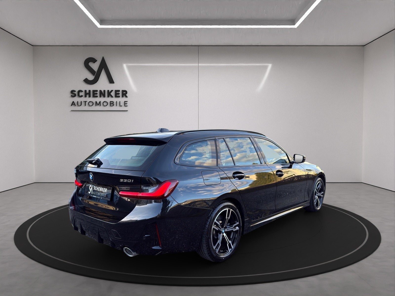 BMW 330i Touring xDrive Steptronic M Sport-image-5